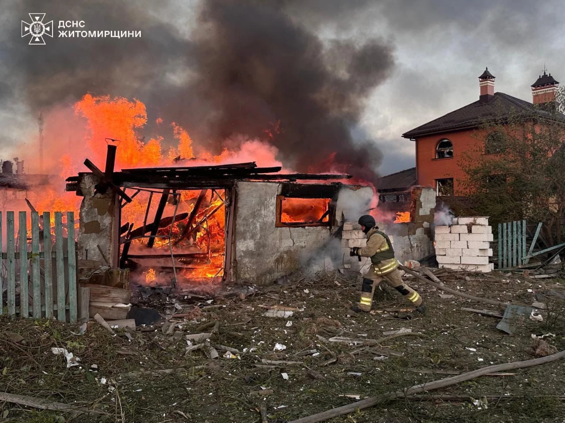 15 областей перебували під атакою ракет і дронів