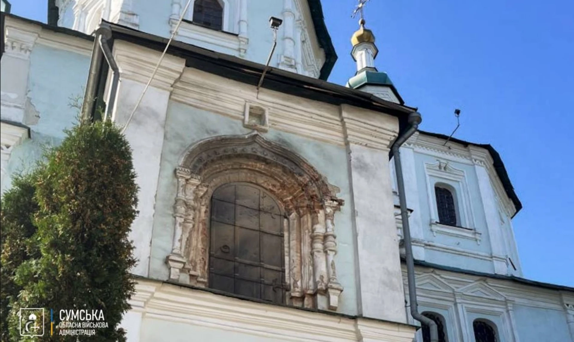 Безпілотник влучив у собор центрі Сум