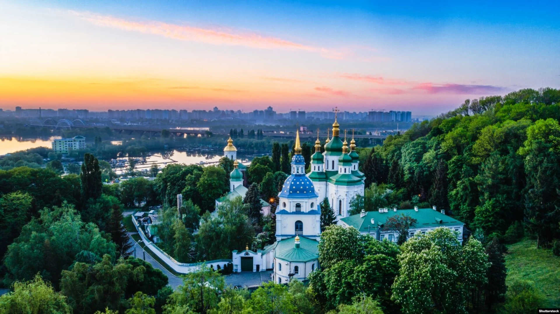 Від печер до бароко: історія і таємниці Видубицького монастиря