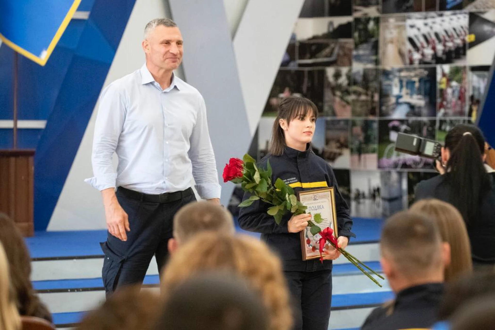 Кличко нагородив столичних рятувальників відзнаками міста