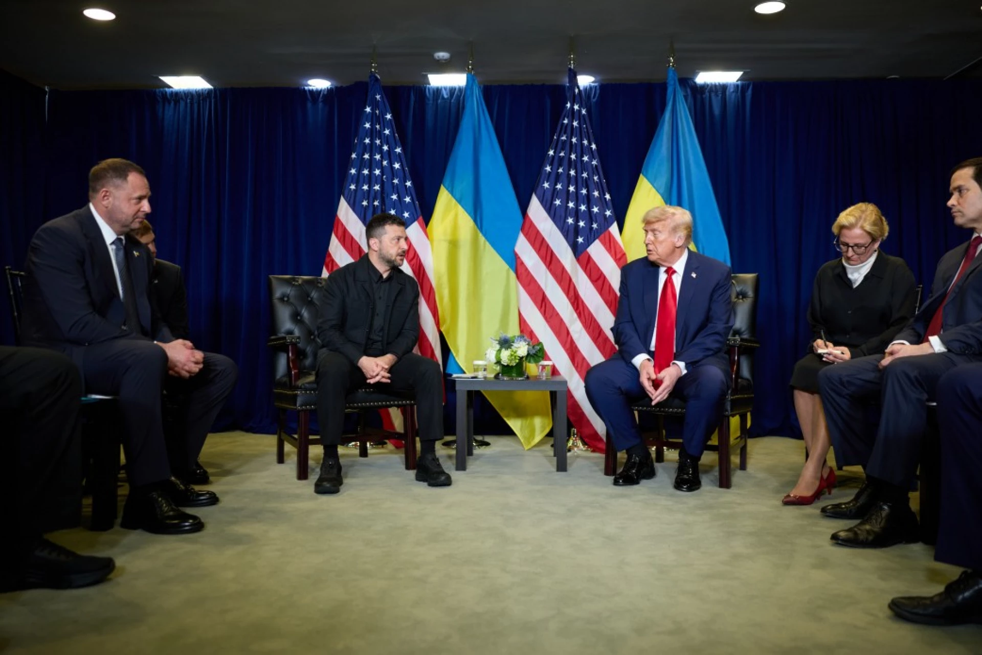Трамп заявив, що Україна зможе повернути всі території. Що про це каже Зеленський
