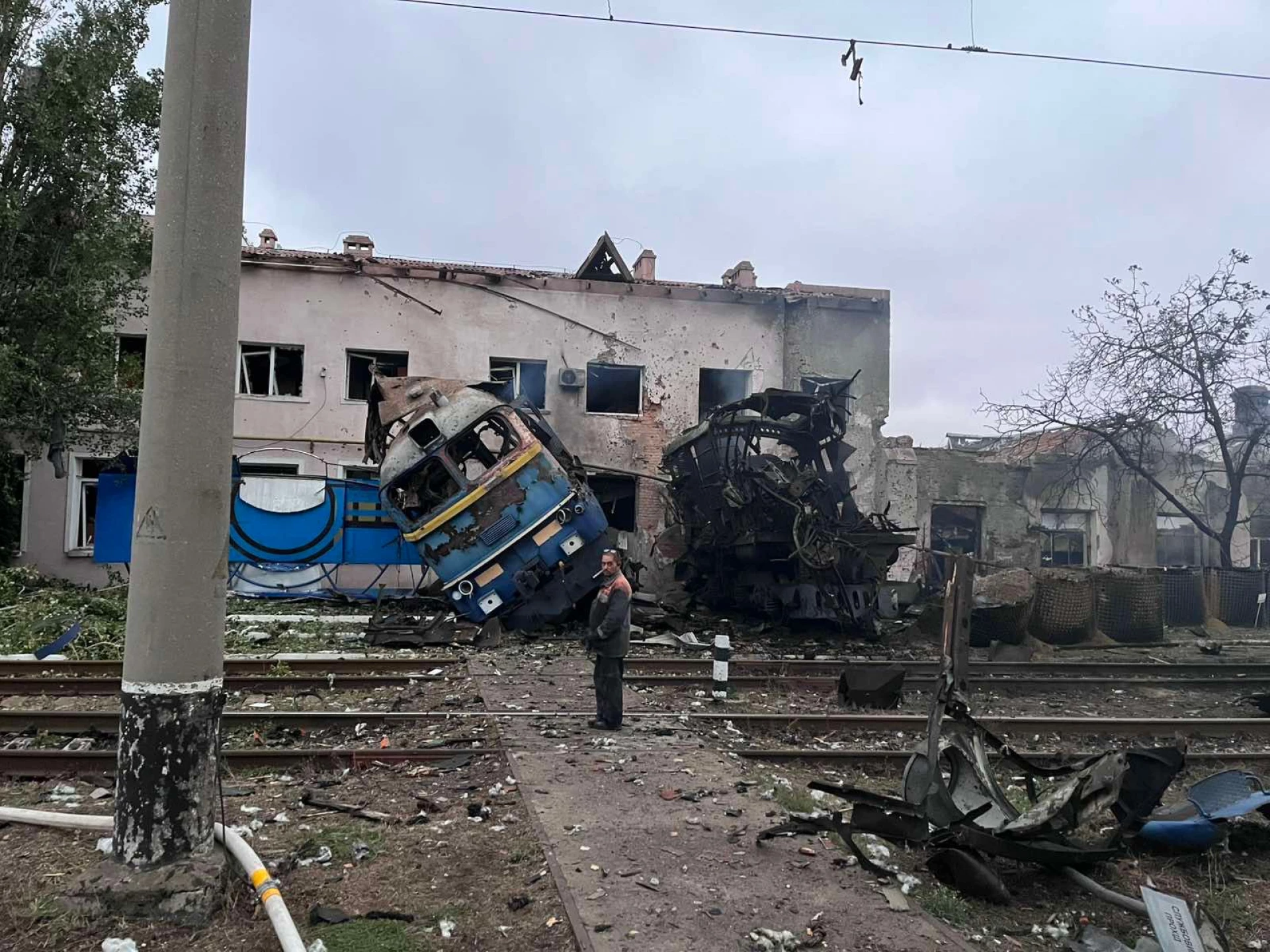 Росіяни атакували депо Укрзалізниці в Одесі