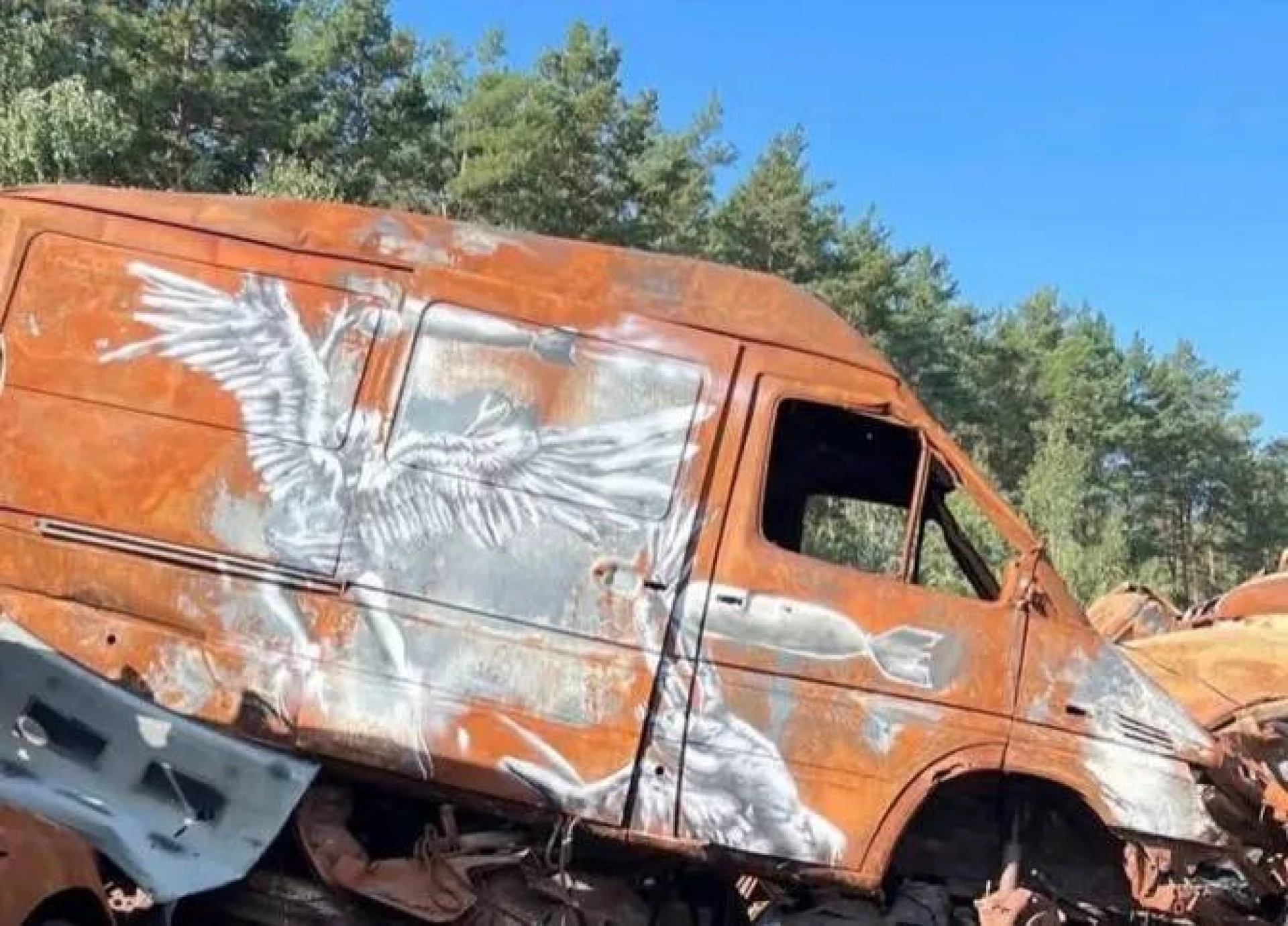 В Ірпені зникла машина з графіті американського художника Bandit