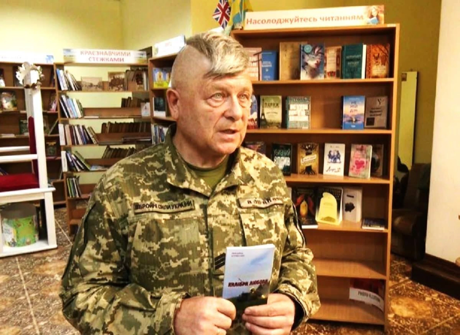 Київський медик пише книжки під обстрілами: історія воїна