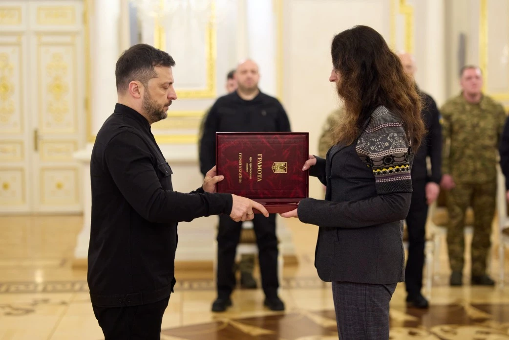 Зеленський вручив військовим ордени «Золота Зірка» та передав нагороди рідним загиблих Героїв
