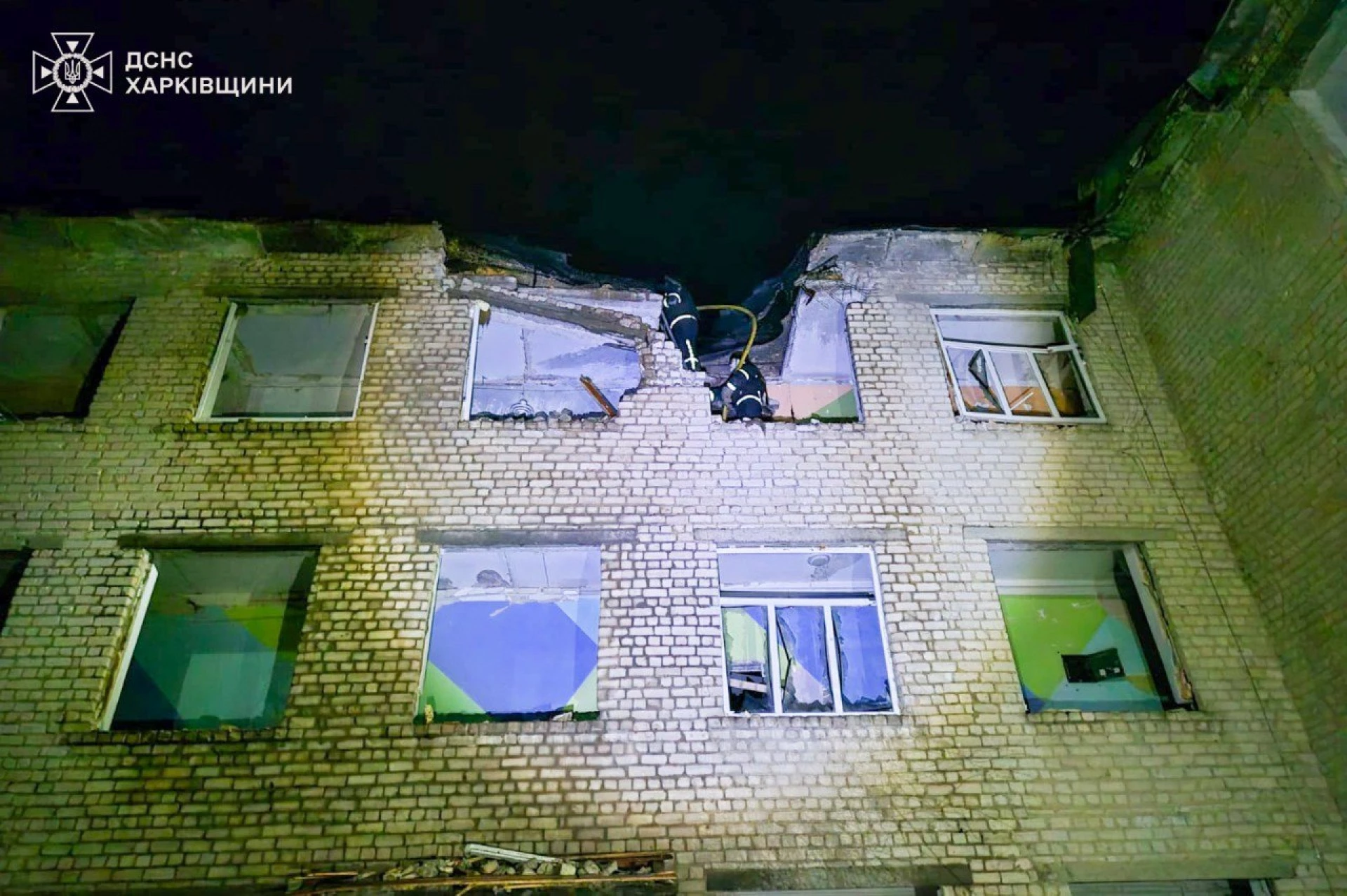 Ворожі дрони вдарили по двом навчальним закладам та будинку на Харківщині