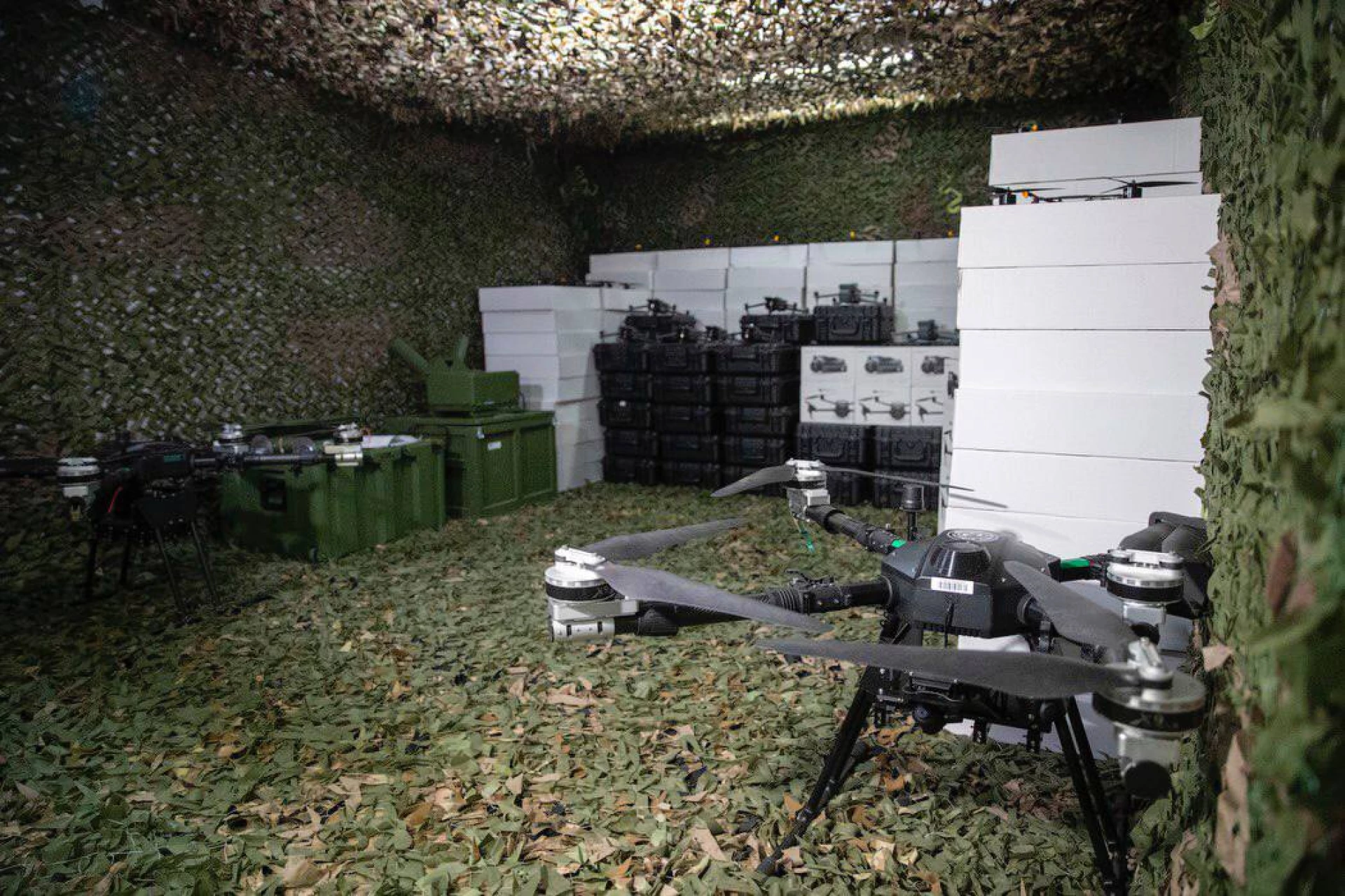 Київ передав захисникам ще 3000 FPV-дронів