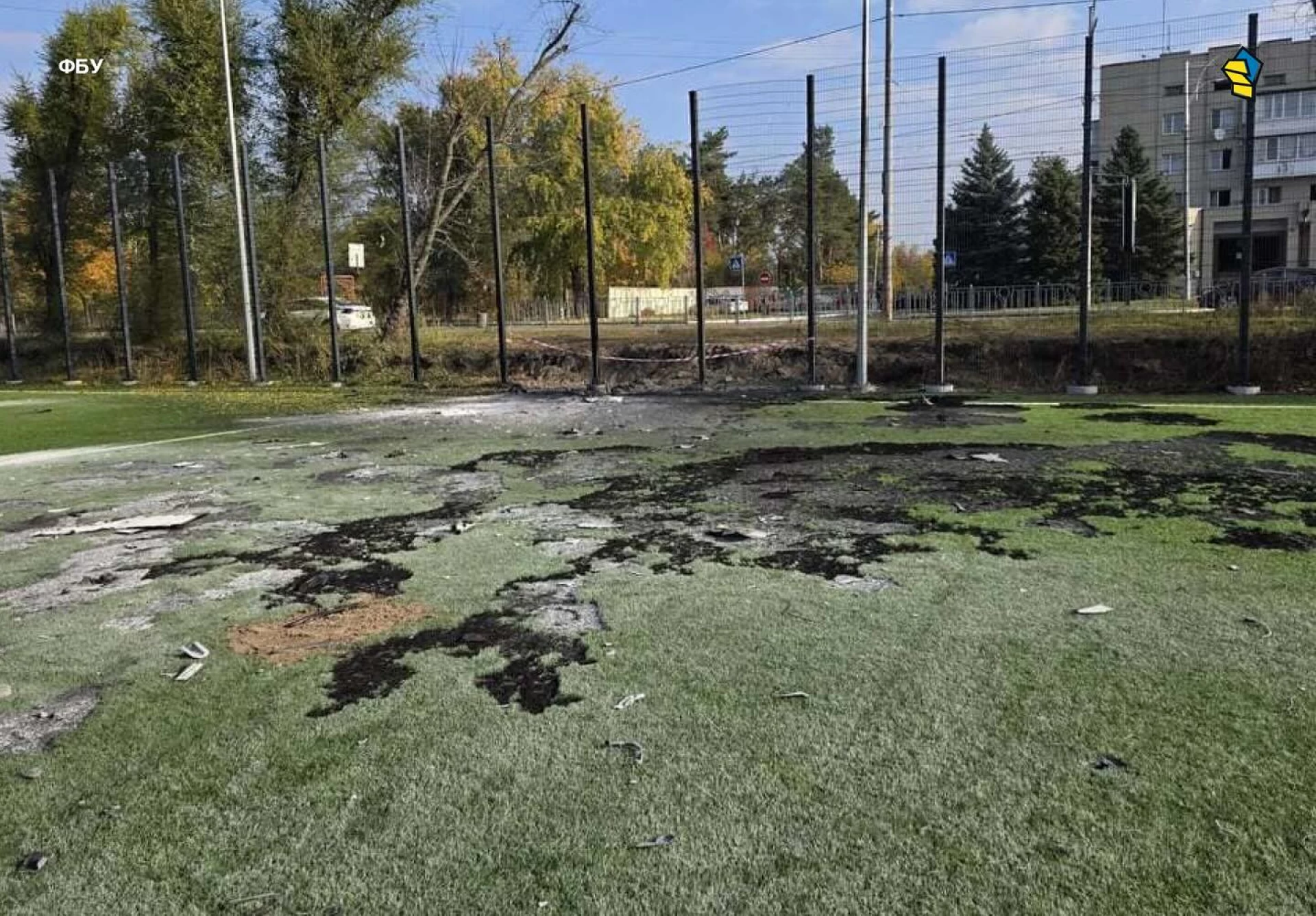 Внаслідок ворожого обстрілу у Києві пошкоджено коледж Івана Піддубного