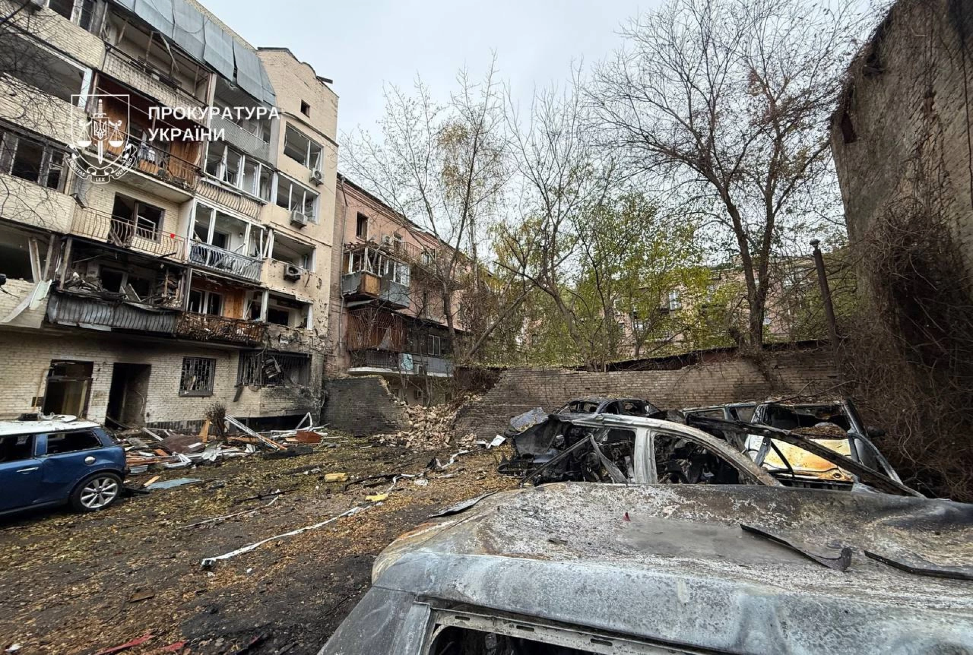Двоє людей у важкому стані: у Києві розпочали розслідування за фактом воєнного злочину