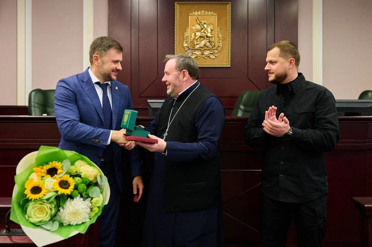 Калашник вручив нагороди «Київська земля — вільна земля» захисникам і громадським діячам області