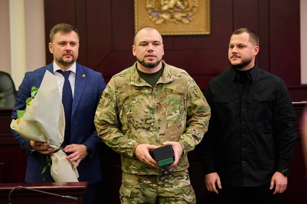Калашник вручив нагороди «Київська земля — вільна земля» захисникам і громадським діячам області