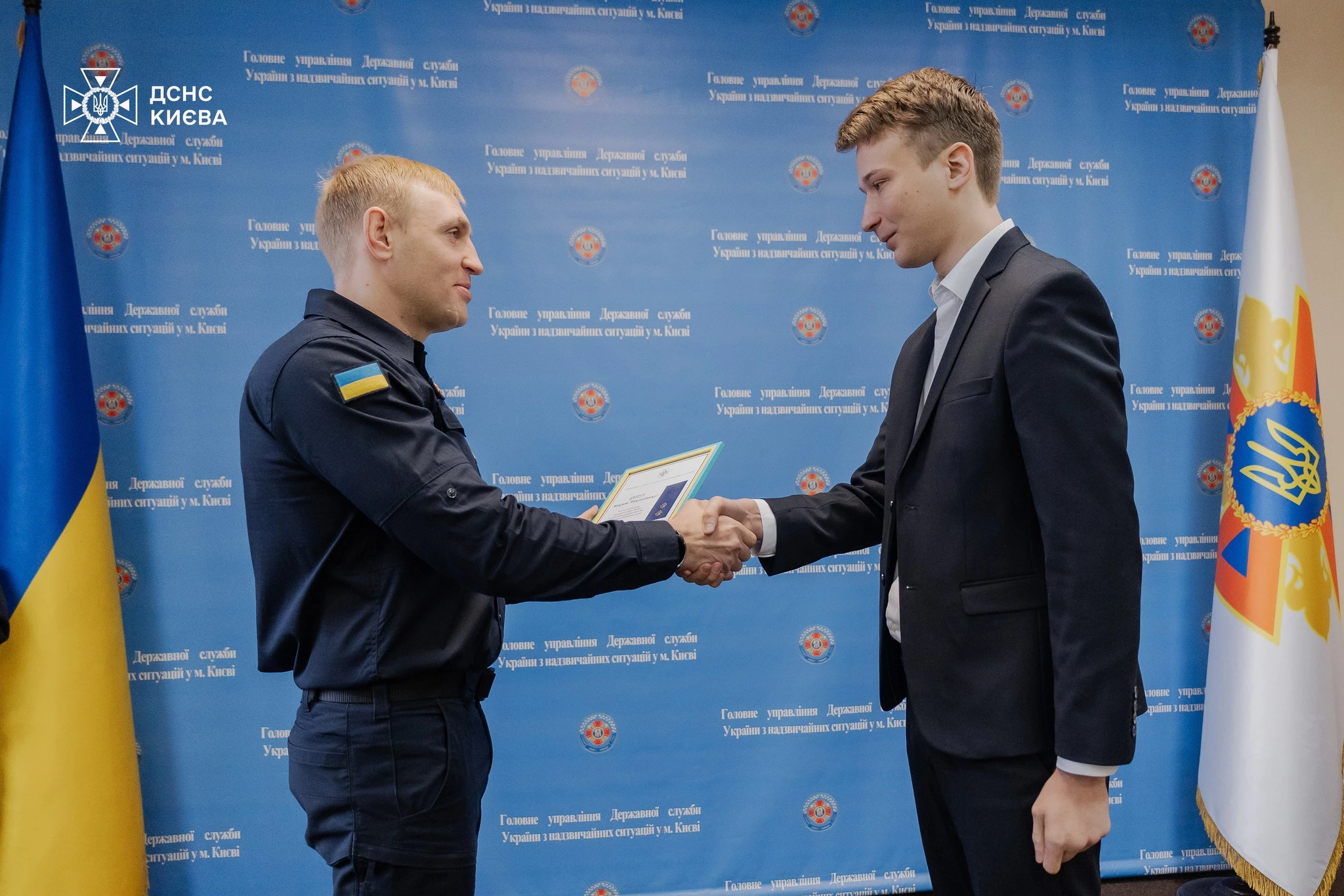 Київські рятувальники отримали державні та міські відзнаки за службу під час війни