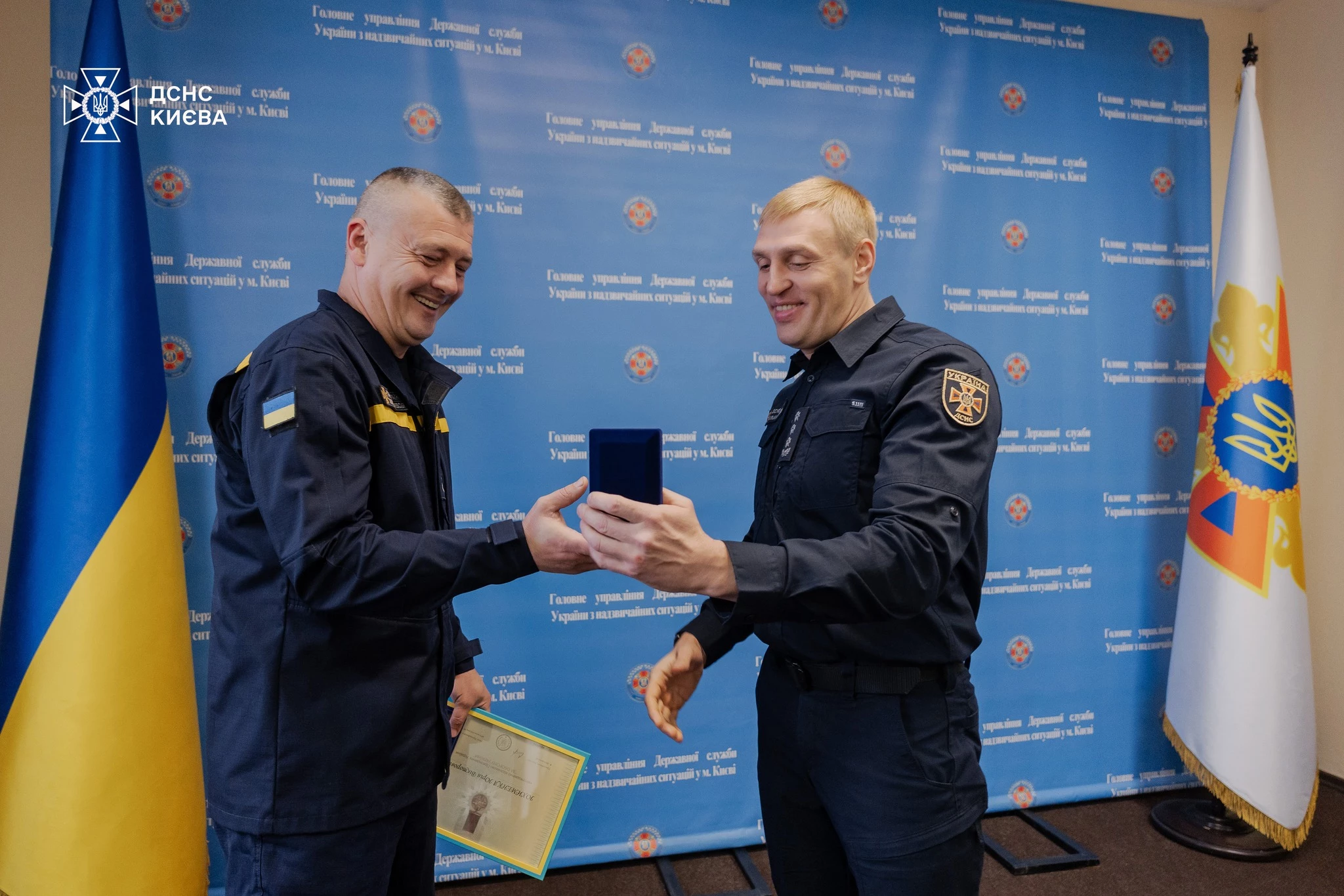 Київські рятувальники отримали державні та міські відзнаки за службу під час війни