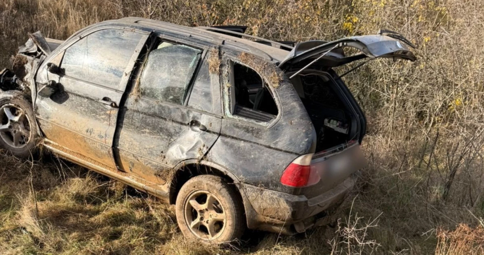 Сім чоловіків на BMW X5 пішли на прорив кордону, але замість Молдови потрапили до лікарні