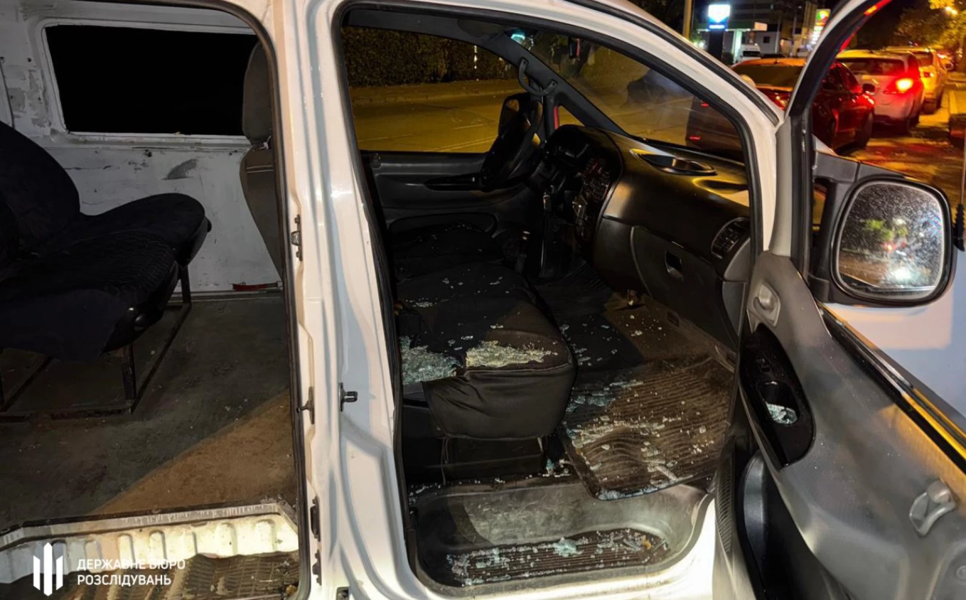 П’яний поліцейський розбив пістолетом вікно автівки працівників ТЦК в Одесі