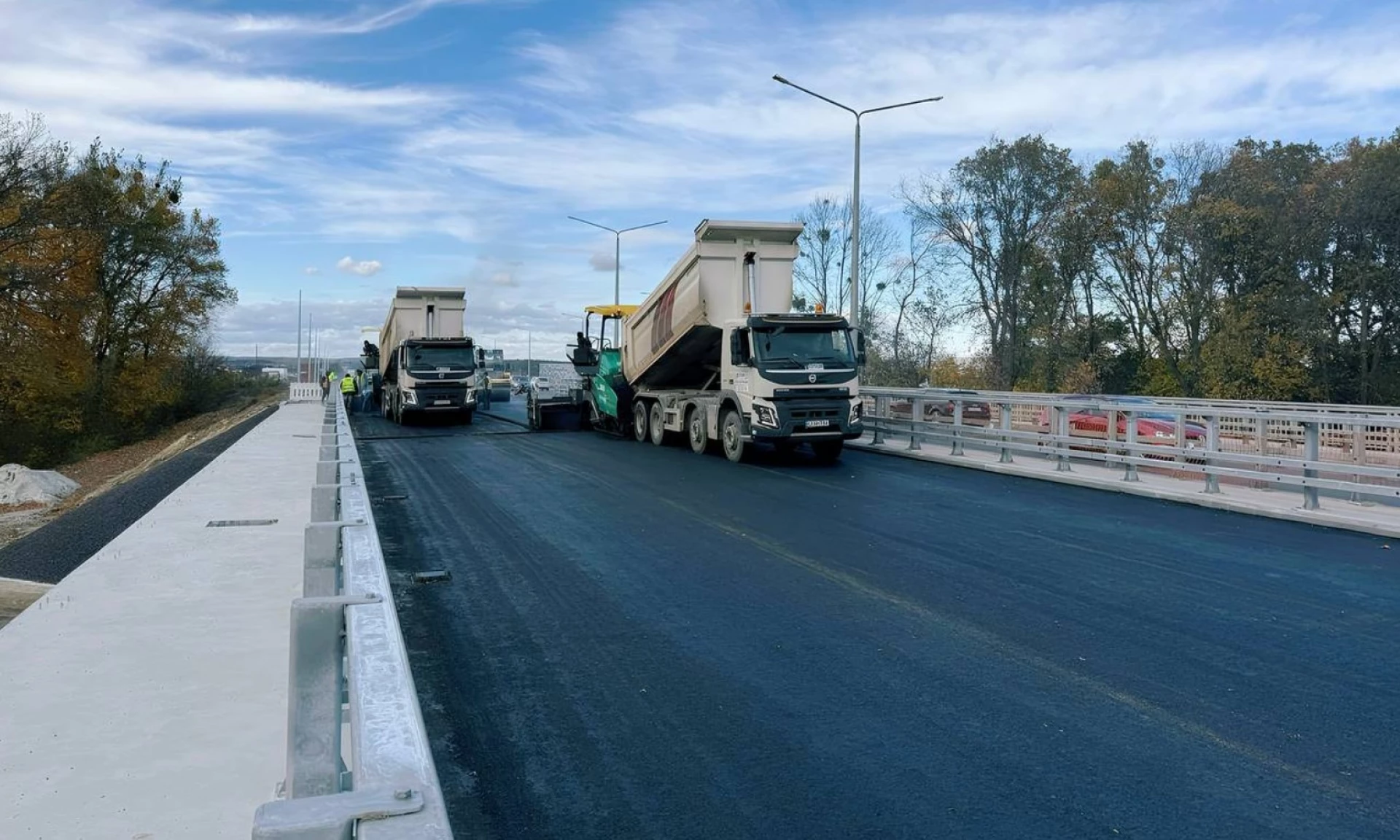 Об’їзну дорогу Львова розширюють, реконструювали шляхопровід