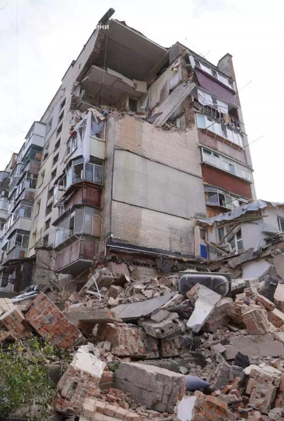 Вибух у Хмельницькому зруйнував частину багатоповерхівки