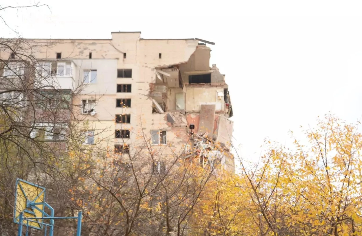 Вибух у Хмельницькому зруйнував частину багатоповерхівки