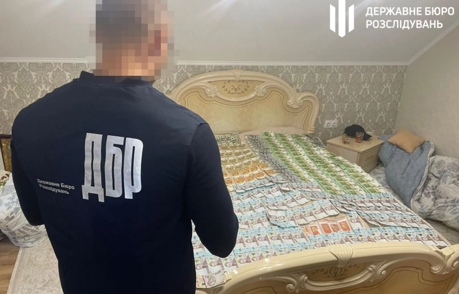 Ліжко грошей: судитимуть посадовця Закарпатського ТЦК, який допомагав тікати призовникам