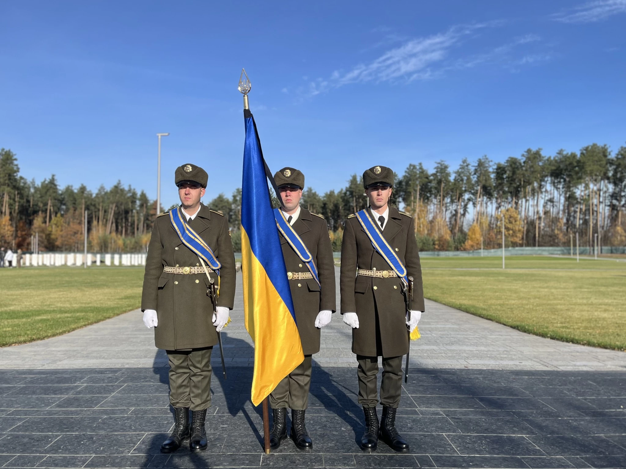На Національному військовому кладовищі поховали ще 11 невідомих захисників