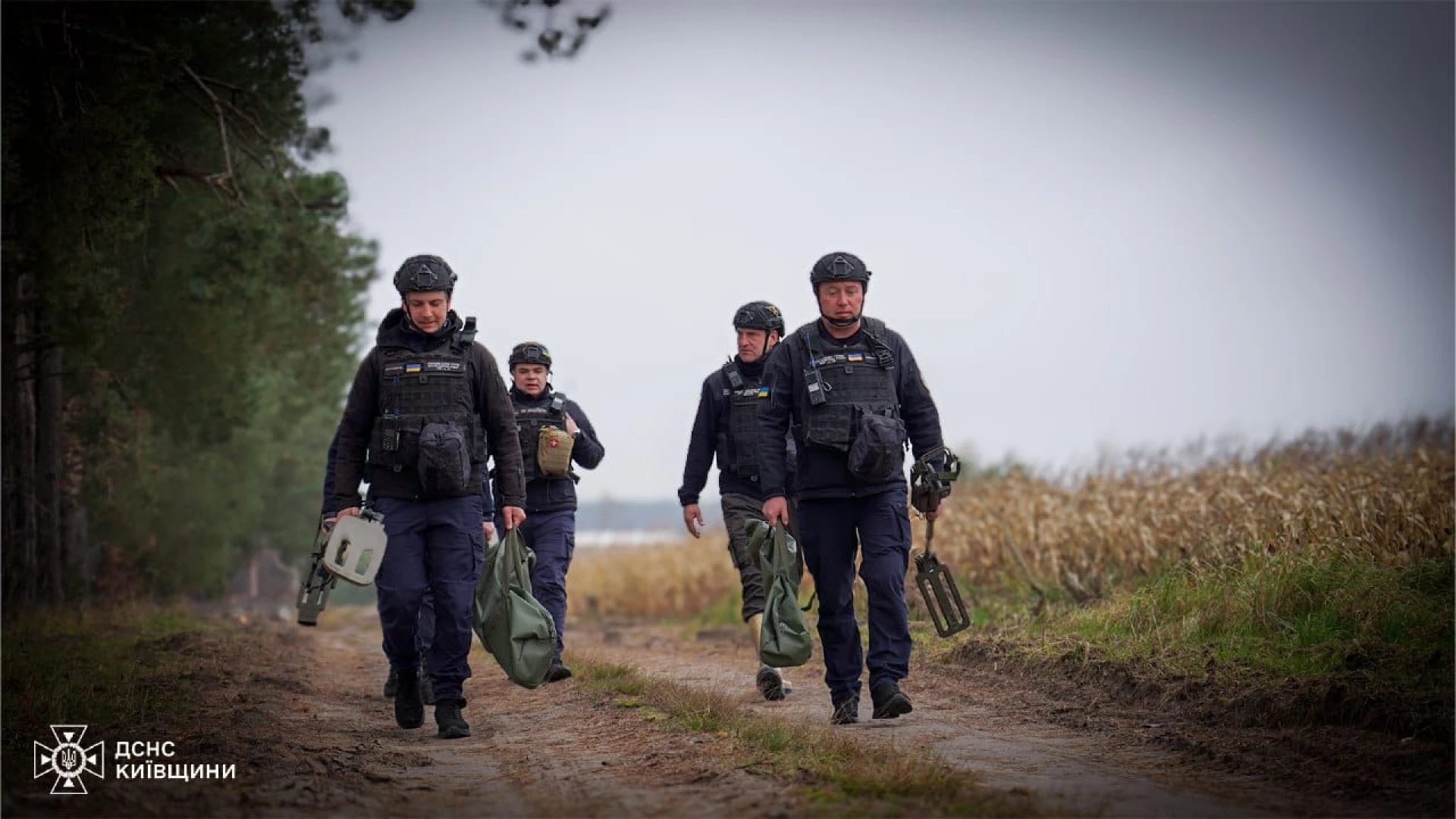 Сапери ДСНС продовжують очищати території Київщини від вибухонебезпечних предметів