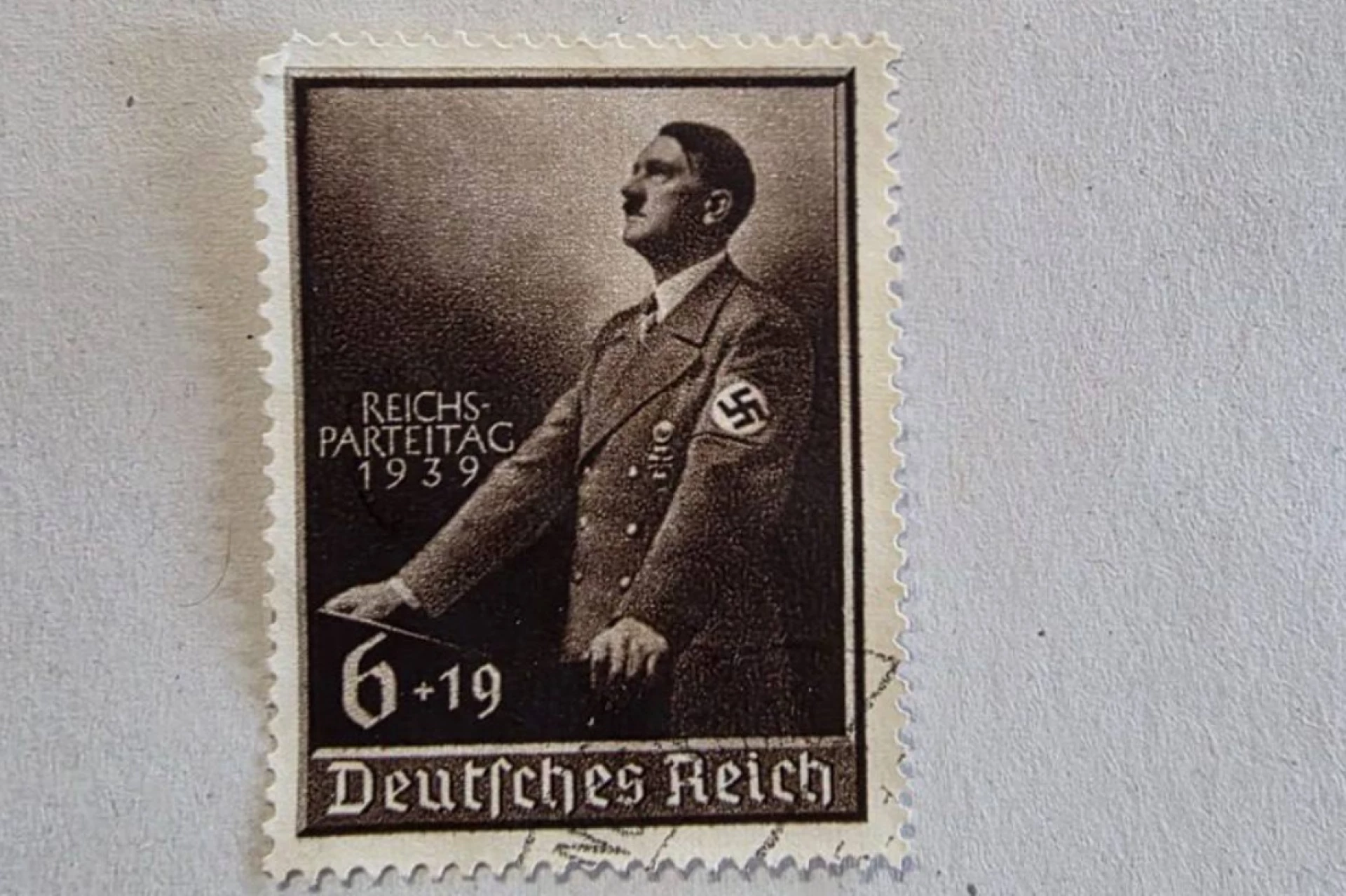 14 тисяч марок з Гітлером та нацистською символікою намагалися ввезти з Польщі в Україну