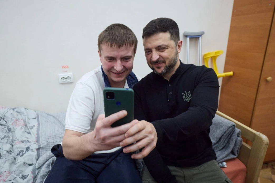 У Херсоні Зеленському показали реанімацію під землею. Фото