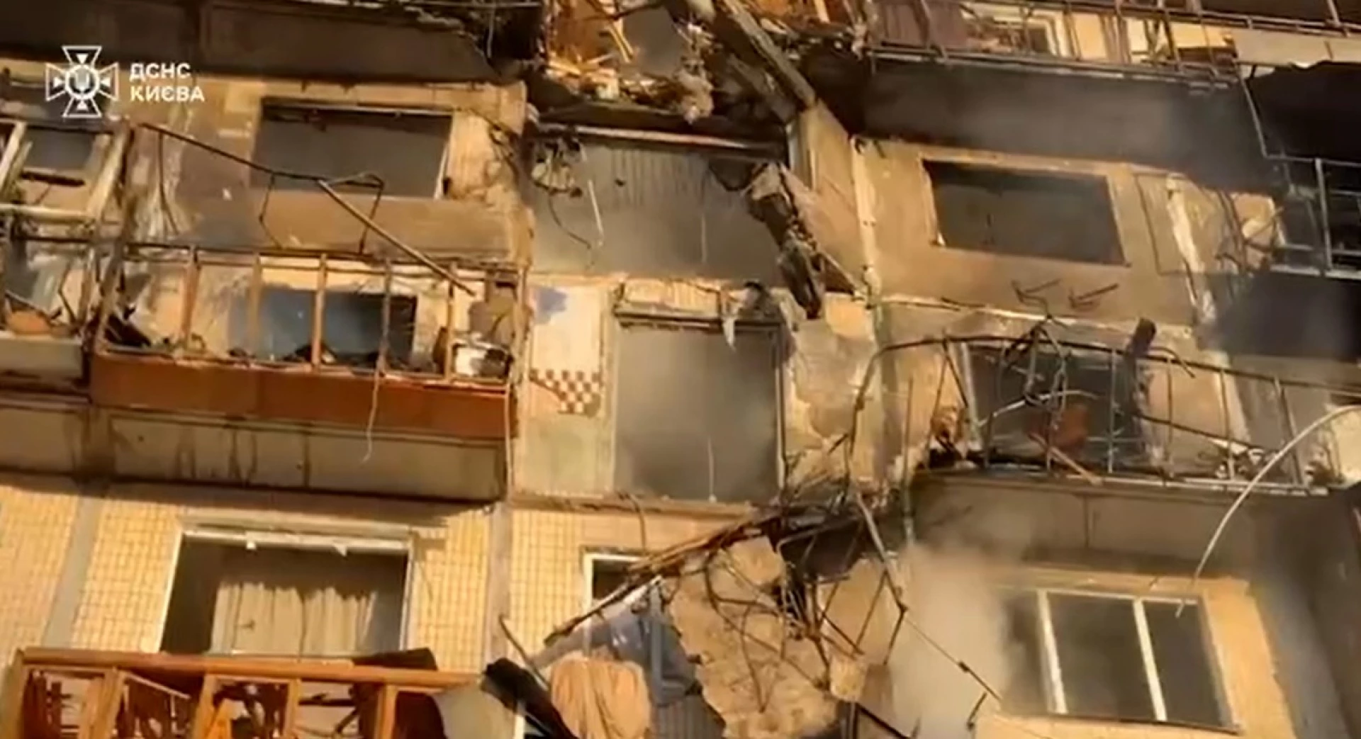 Ситуація в Києві: під завалами можуть бути люди