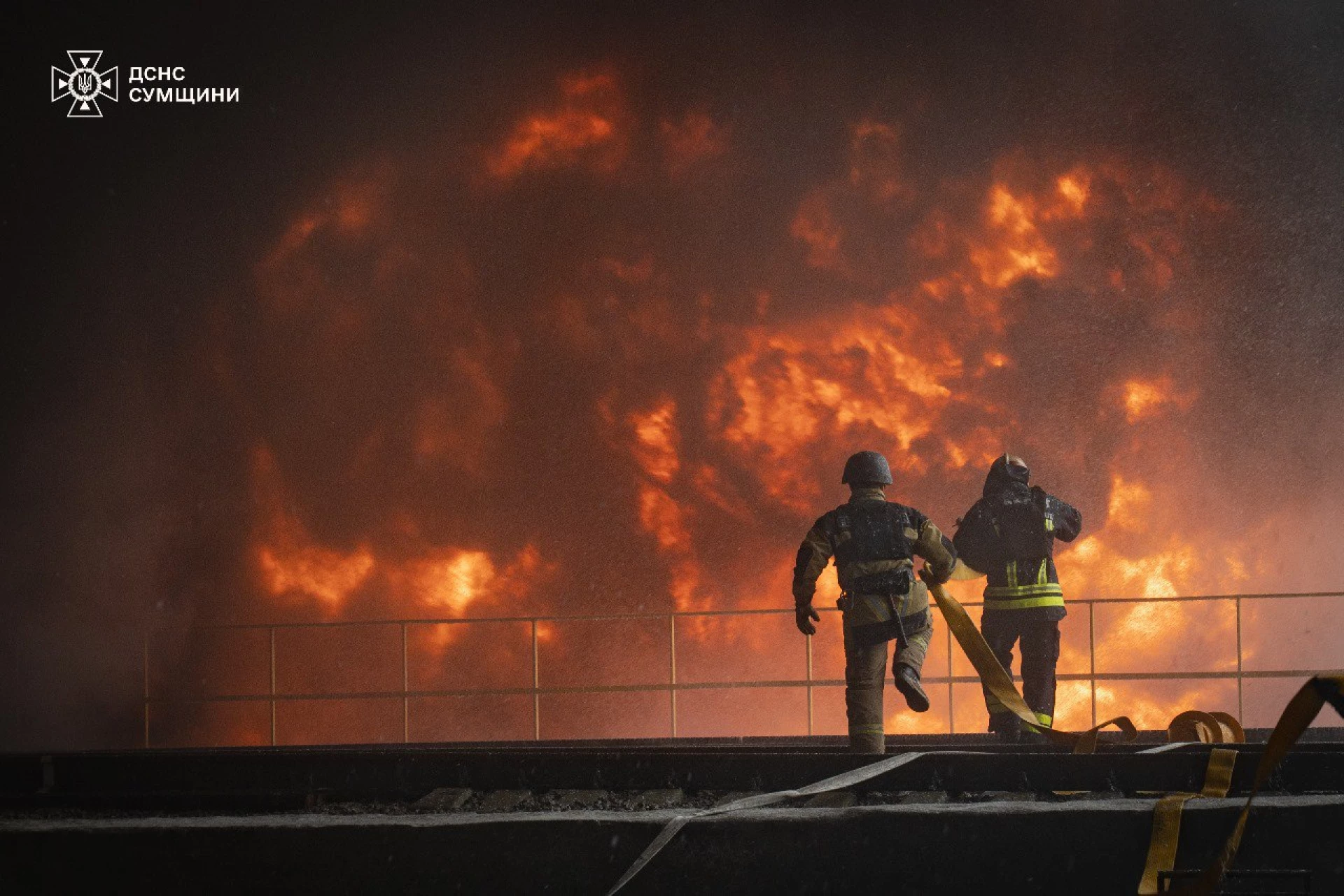 Ліквідували масштабну пожежу в Сумах, куди прилетів протикорабельний «Циркон». Фото