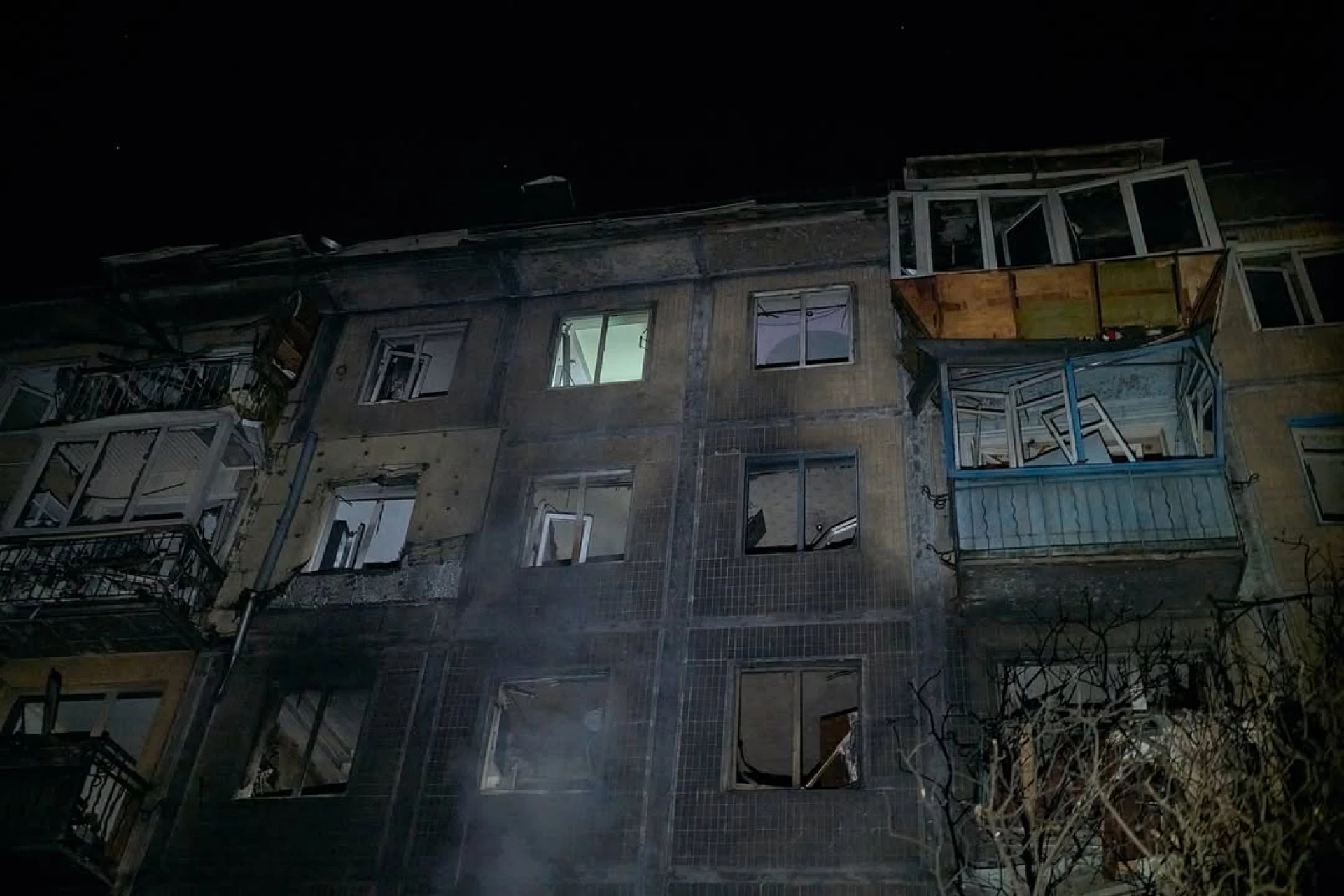 Під час атаки на Київ уламки дрона пошкодили будинок Ліберових