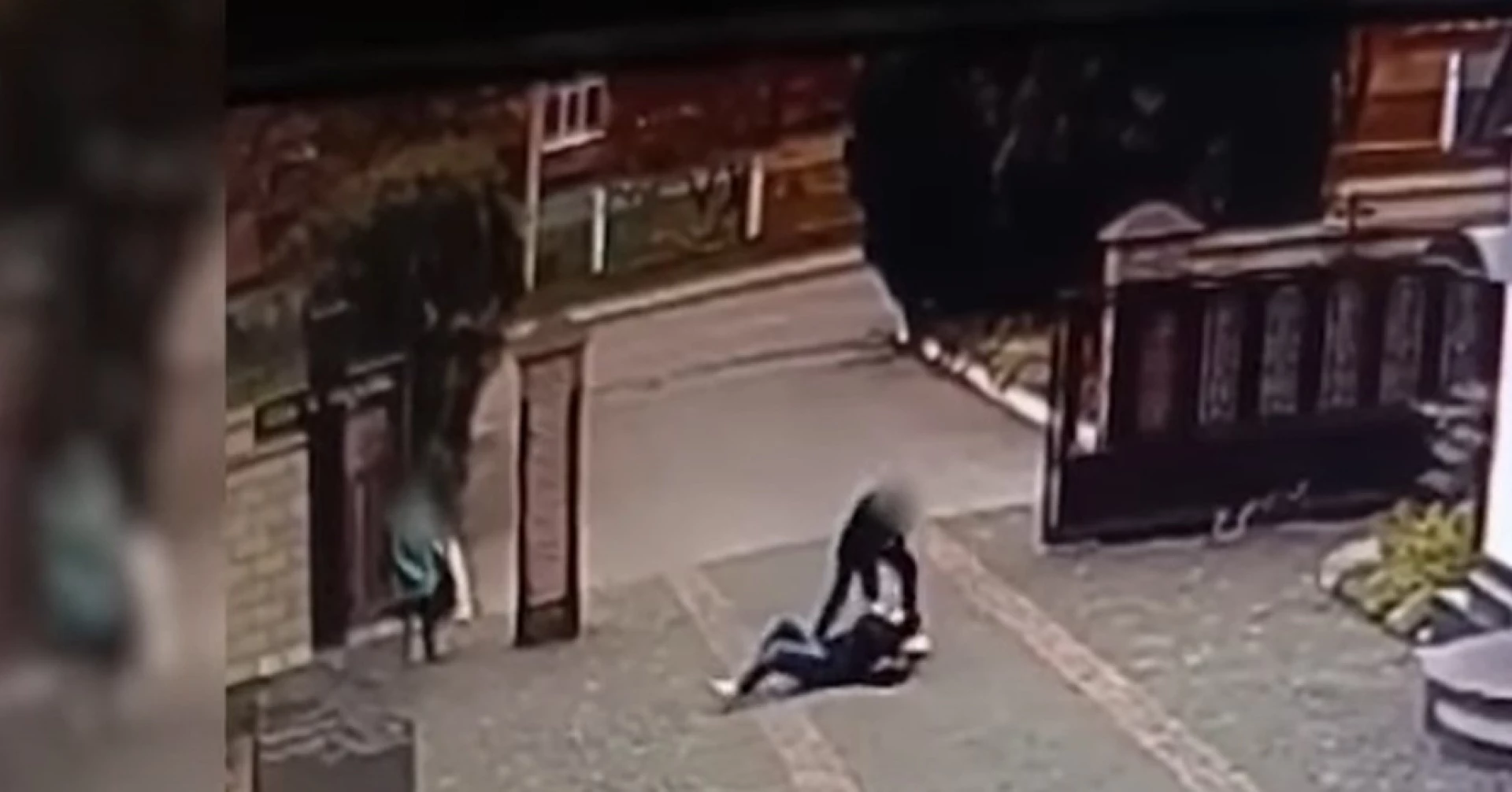 На території монастиря у Білій Церкві чоловік напав на жінку