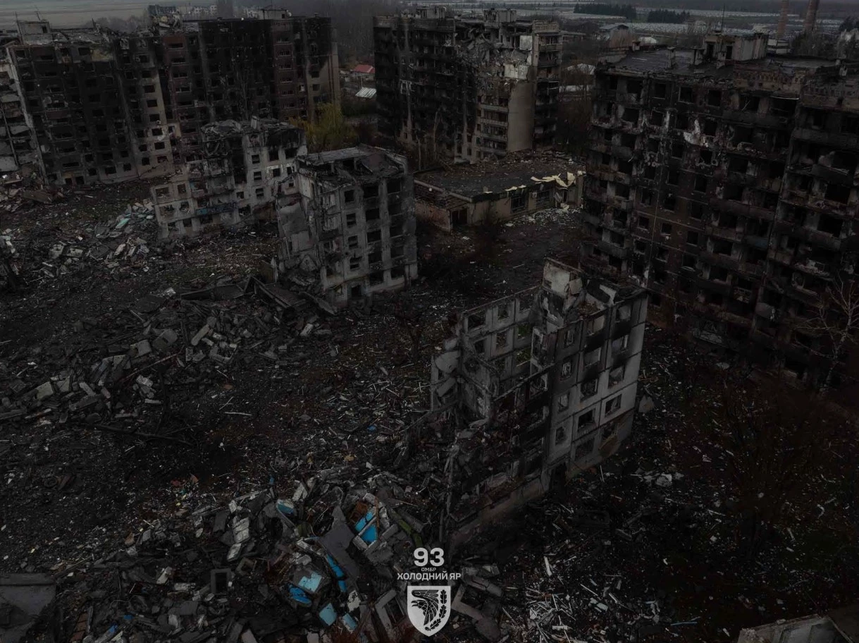 Майже 5 тисяч людей залишається у Костянтинівці, куди рвуться росіяни. Фото з міста