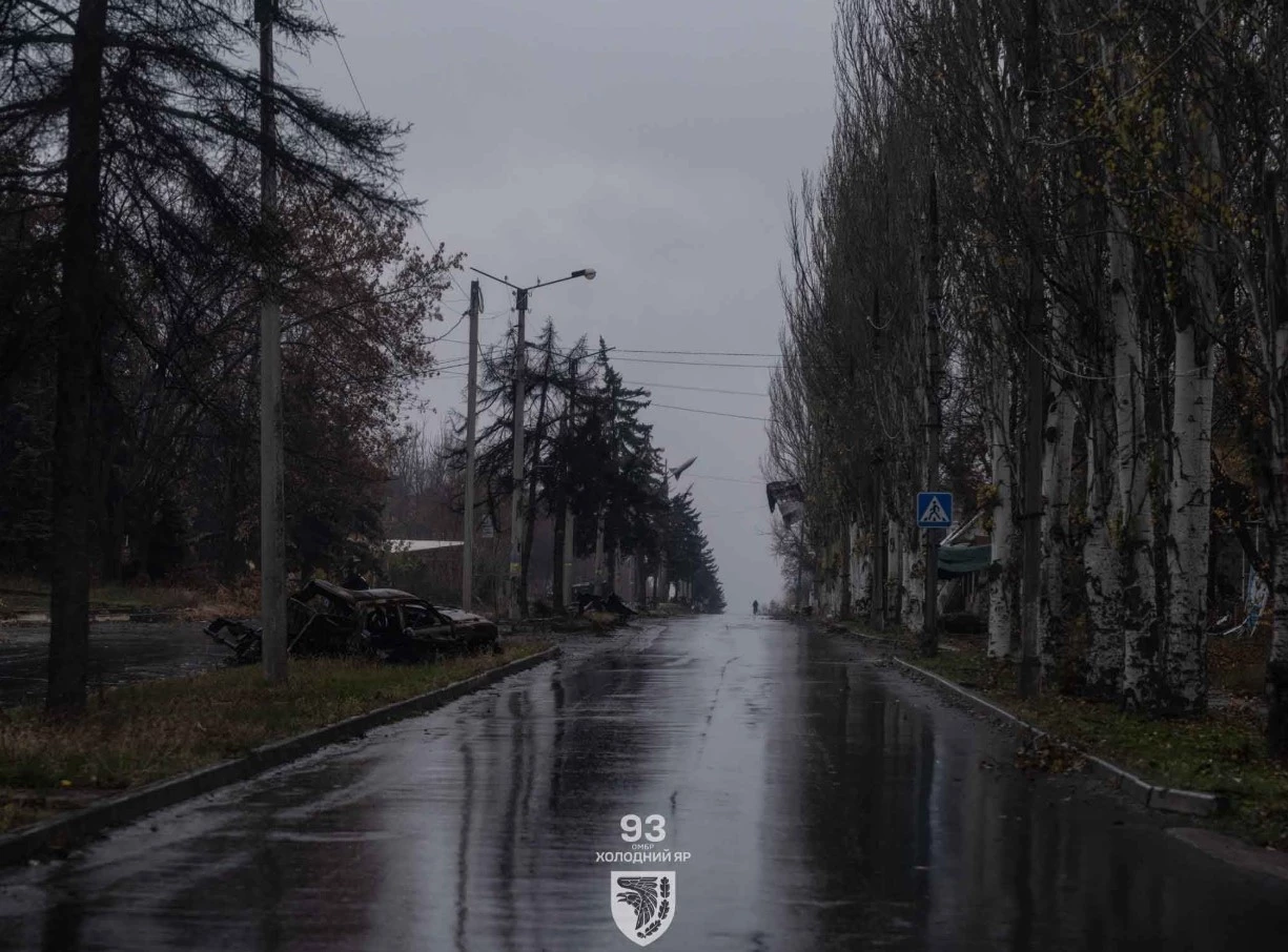 Майже 5 тисяч людей залишається у Костянтинівці, куди рвуться росіяни. Фото з міста