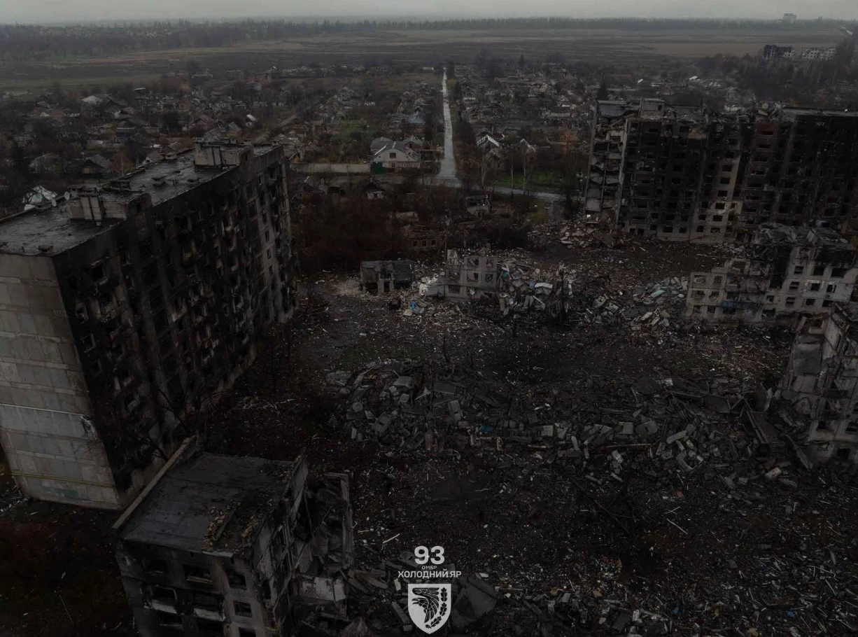 Майже 5 тисяч людей залишається у Костянтинівці, куди рвуться росіяни. Фото з міста