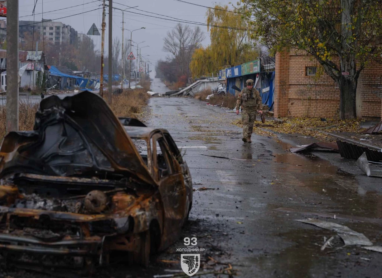 Майже 5 тисяч людей залишається у Костянтинівці, куди рвуться росіяни. Фото з міста