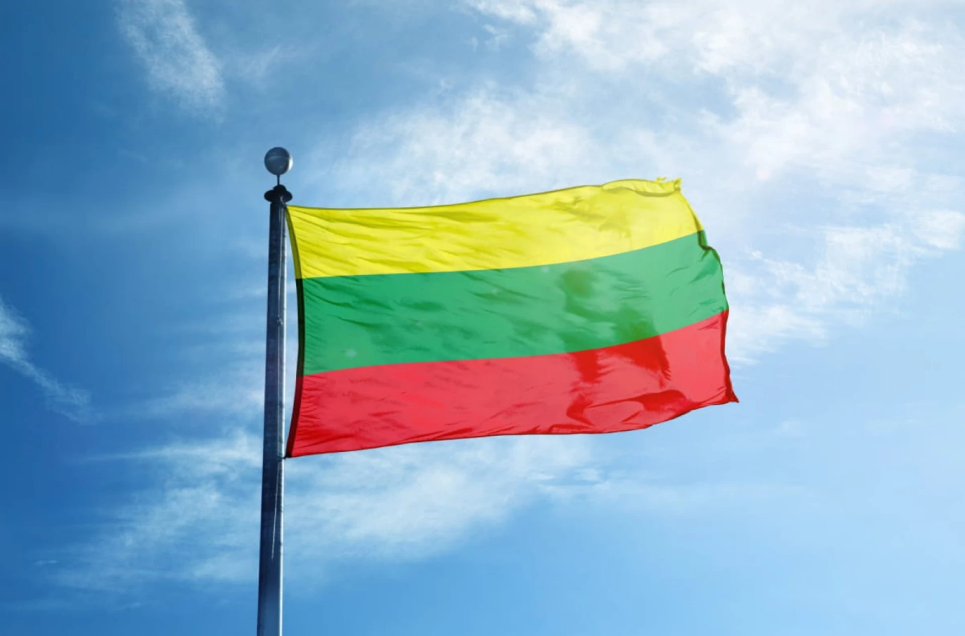 Литва передала Україні пакет допомоги для відновлення енергетичної інфраструктури