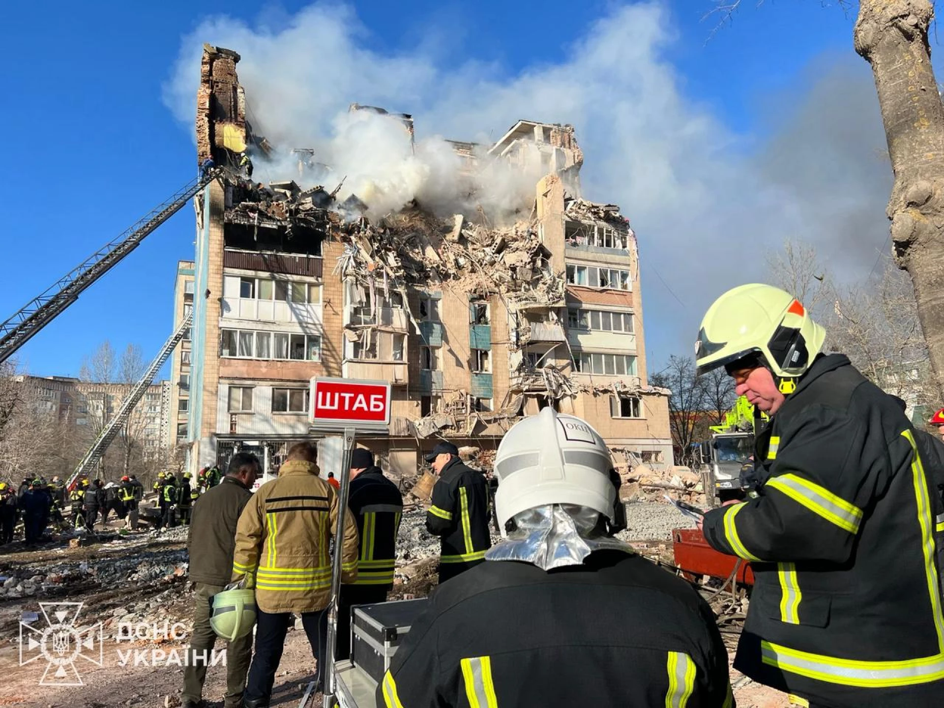 19 людей загинули внаслідок удару по в Тернополю