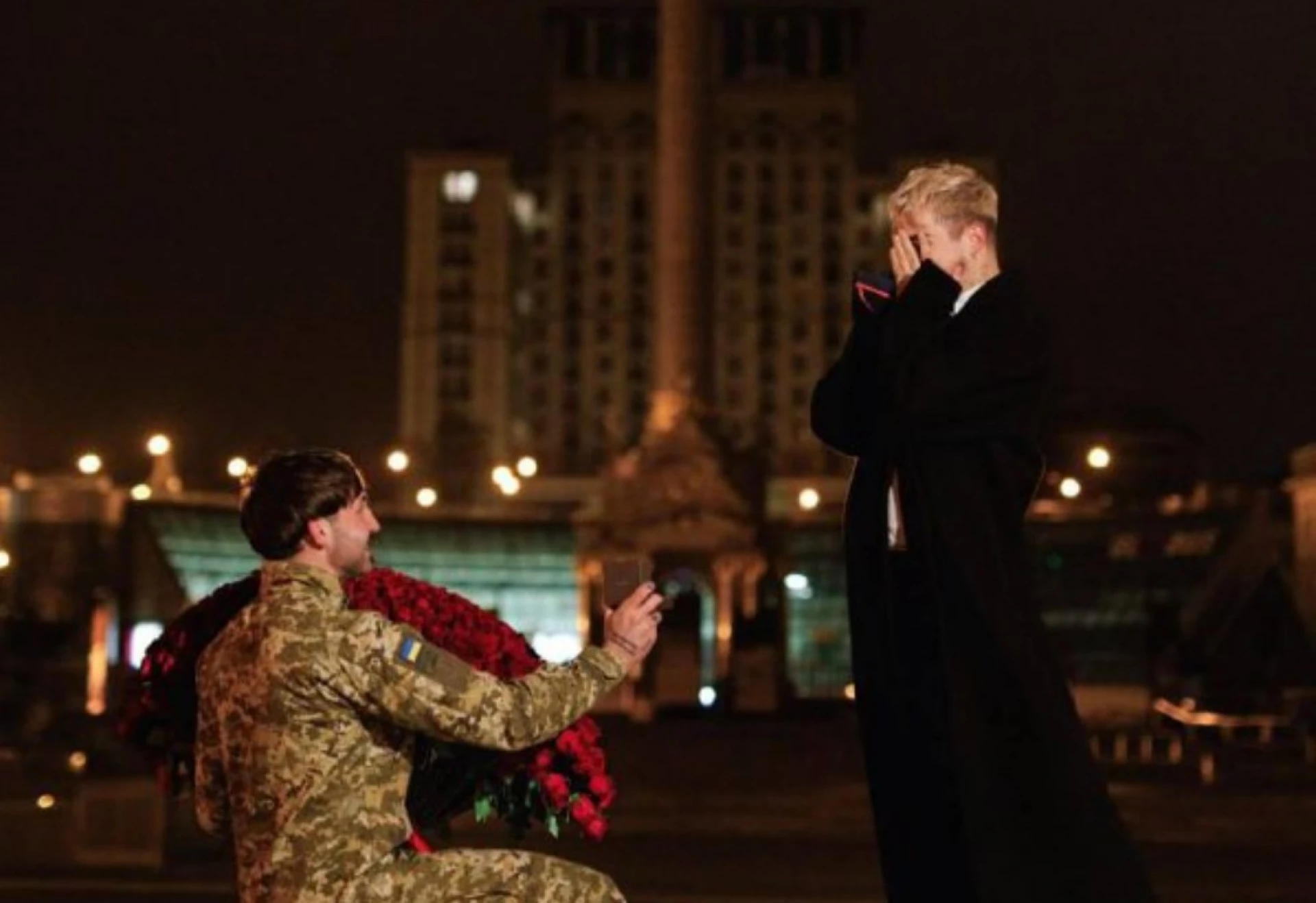 Військовослужбовець зробив пропозицію співаку MELOVIN. Фото