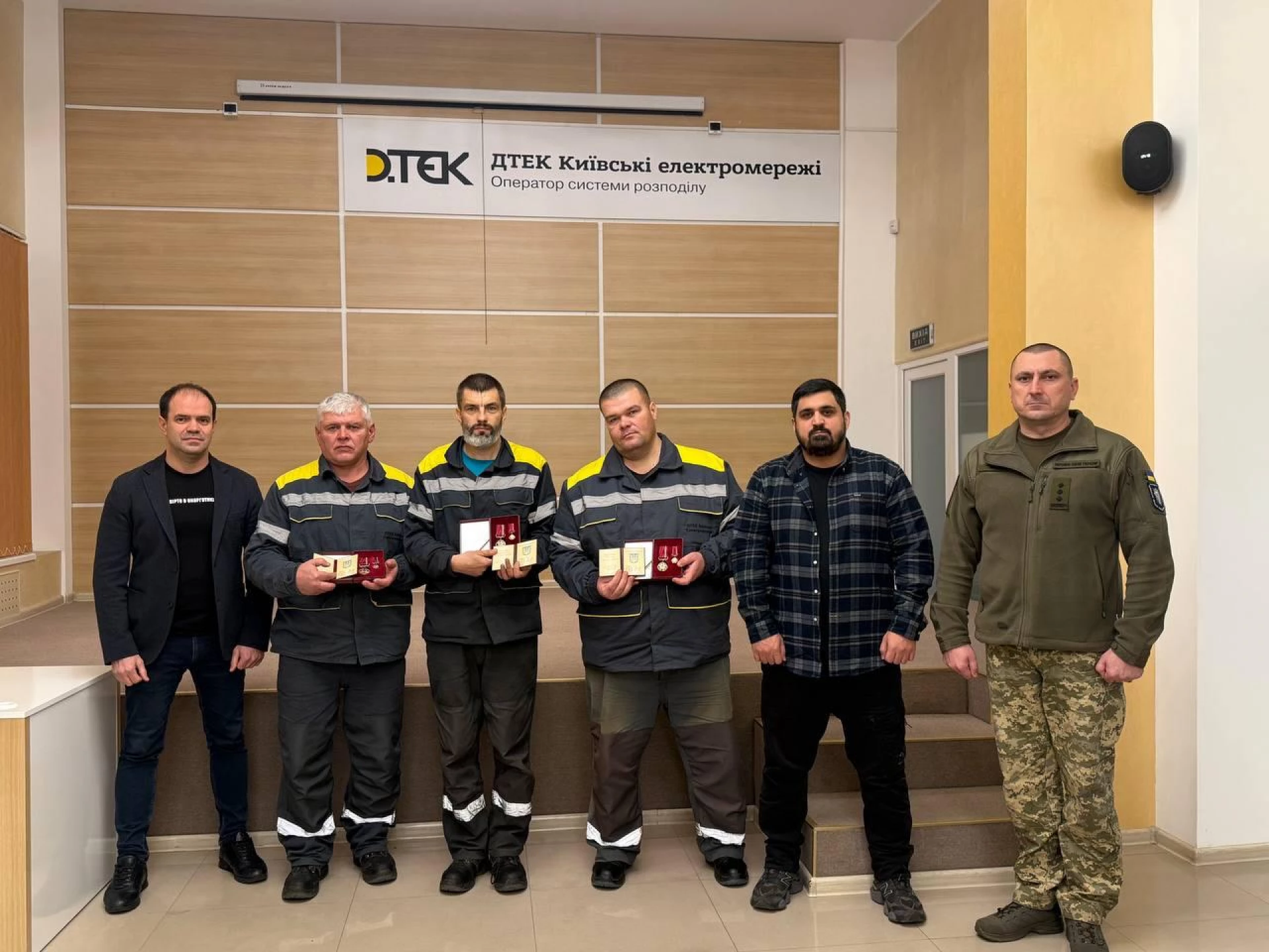 Енергетики ДТЕК отримали державні нагороди за відновлення світла у Києві