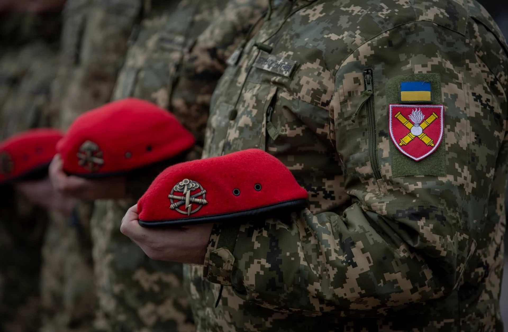 У Києві відкрили пам’ятний знак на честь ракетних військ і артилерії