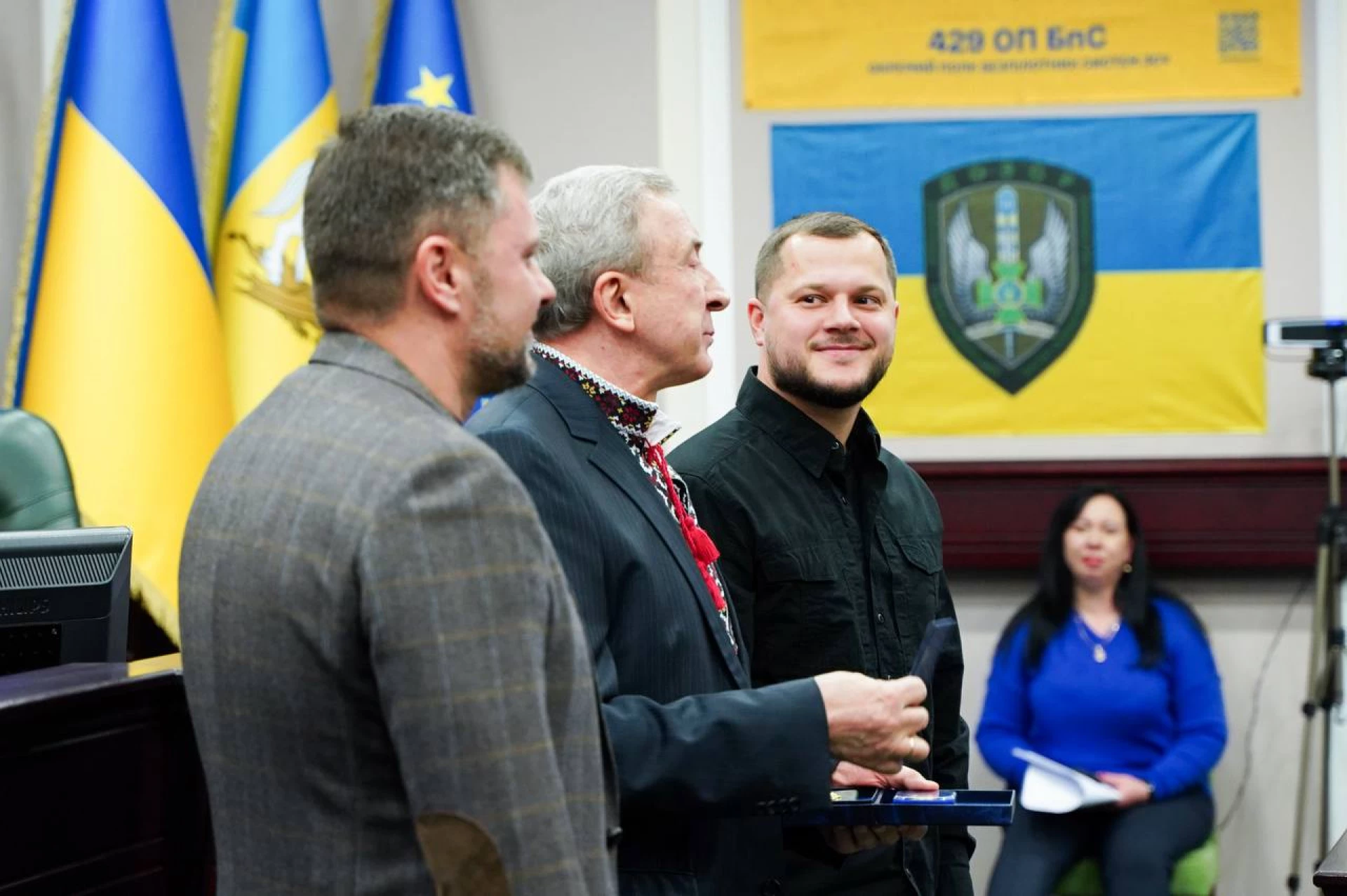 Калашник відзначив Героїв Київщини нагрудним знаком «Київська земля – вільна земля. З мечами»