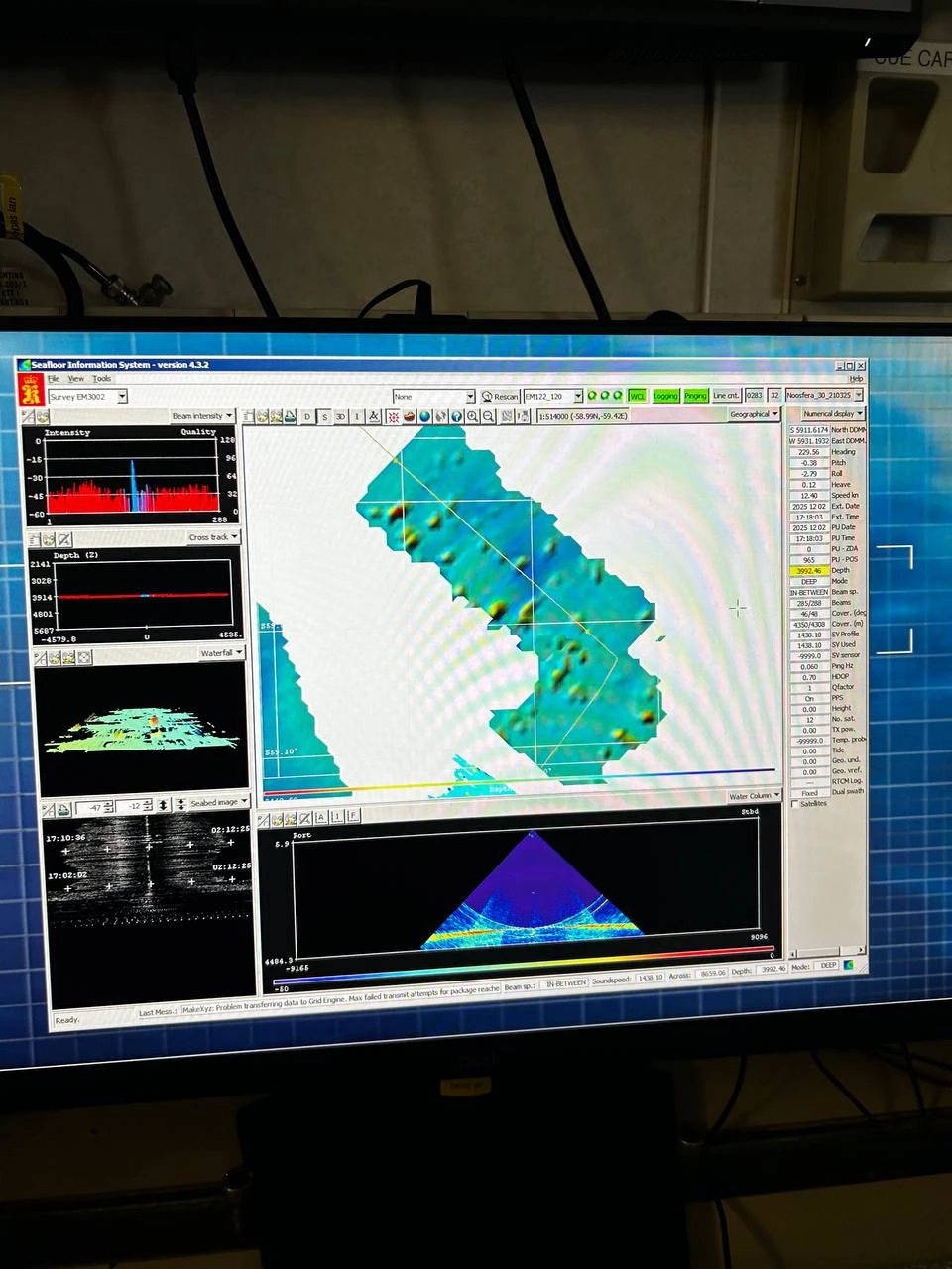 Український криголам «Ноосфера» прибув до станції «Академік Вернадський» з мексиканцями. Фото