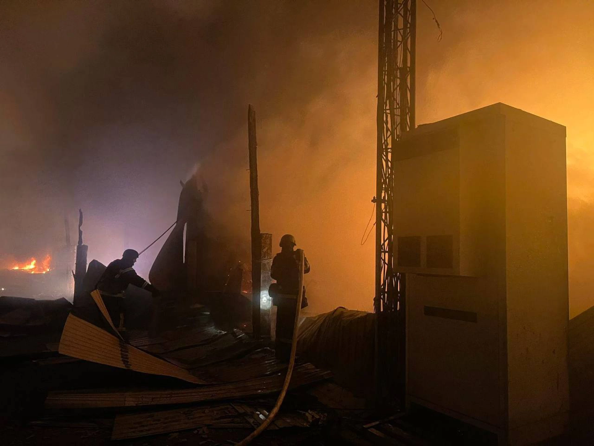 Пошкоджені будинки, залізниця та бізнес-об’єкти: наслідки атаки рф на Київщину