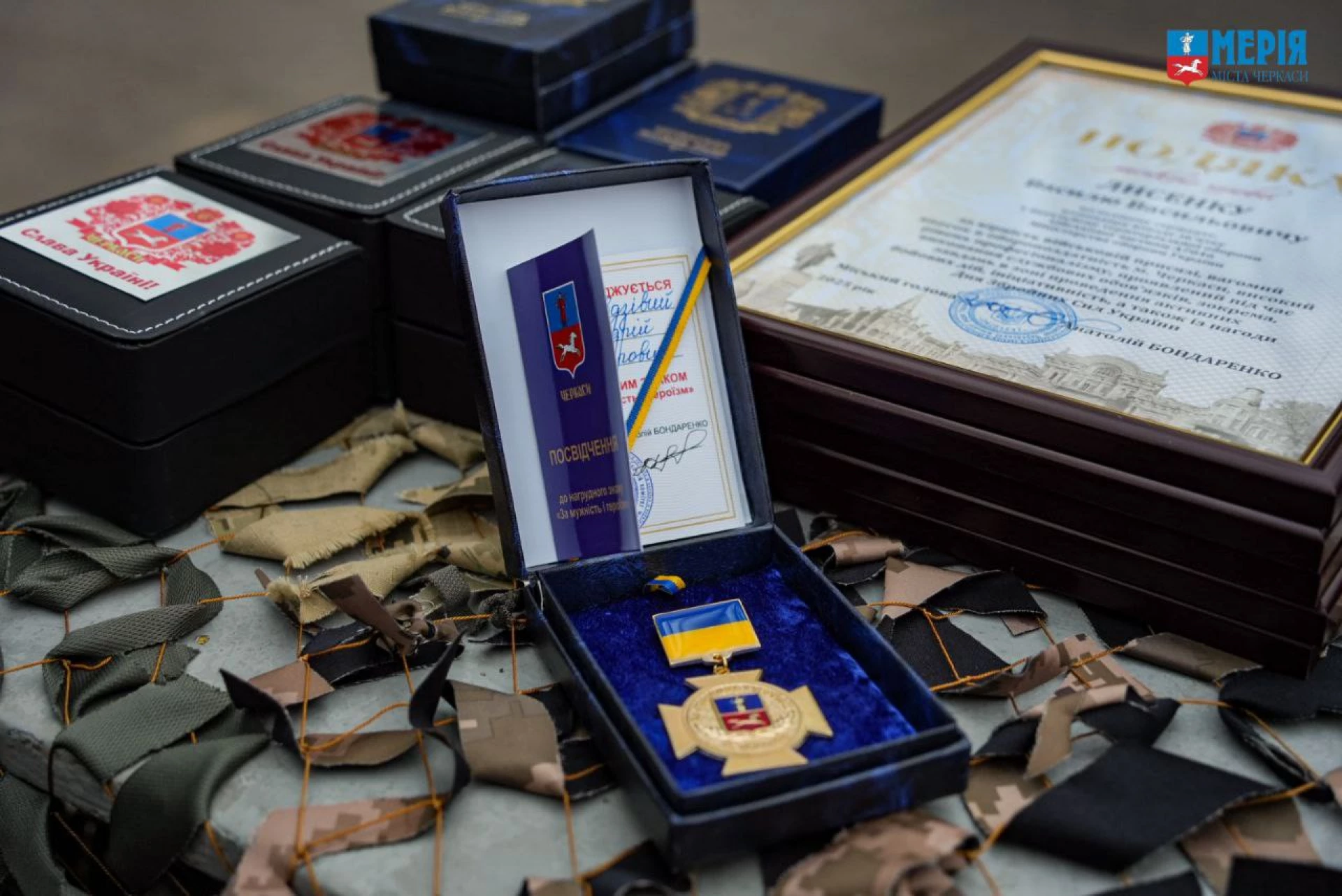 Мер Черкас вручив медалі «За мужність і героїзм» воїнам 156 окремого батальйону ТрО