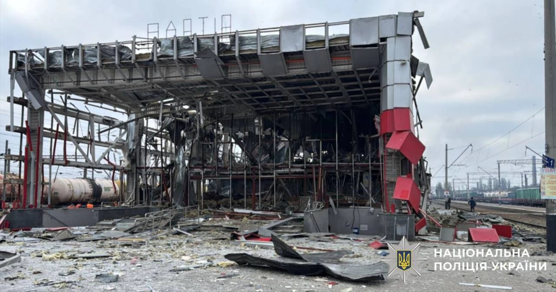 Відновили рух через Фастів, де росіяни знищили залізничний вокзал