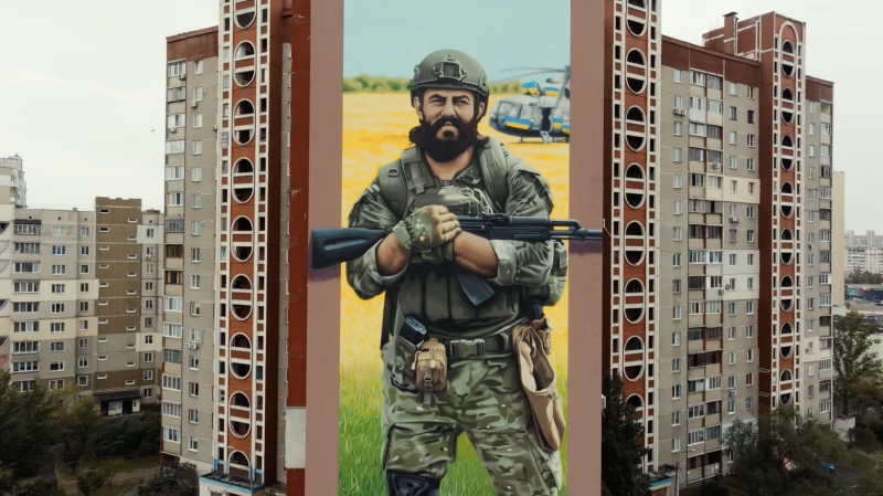 Зеленський у зверненні до Дня ЗСУ розповів про воїнів, зображених на муралах Києва