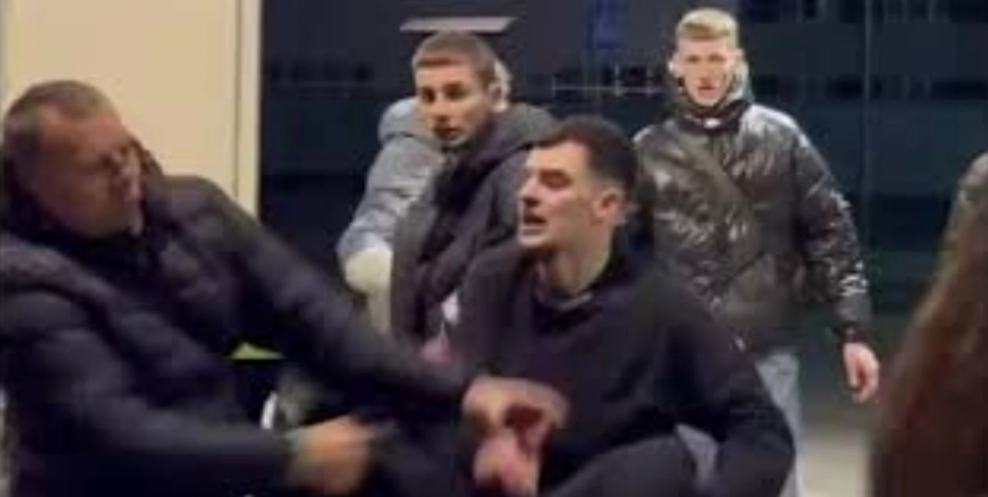 На території АЗС у Прикарпатській області побили учасників національного ансамблю пісні й танцю «Гуцулія»