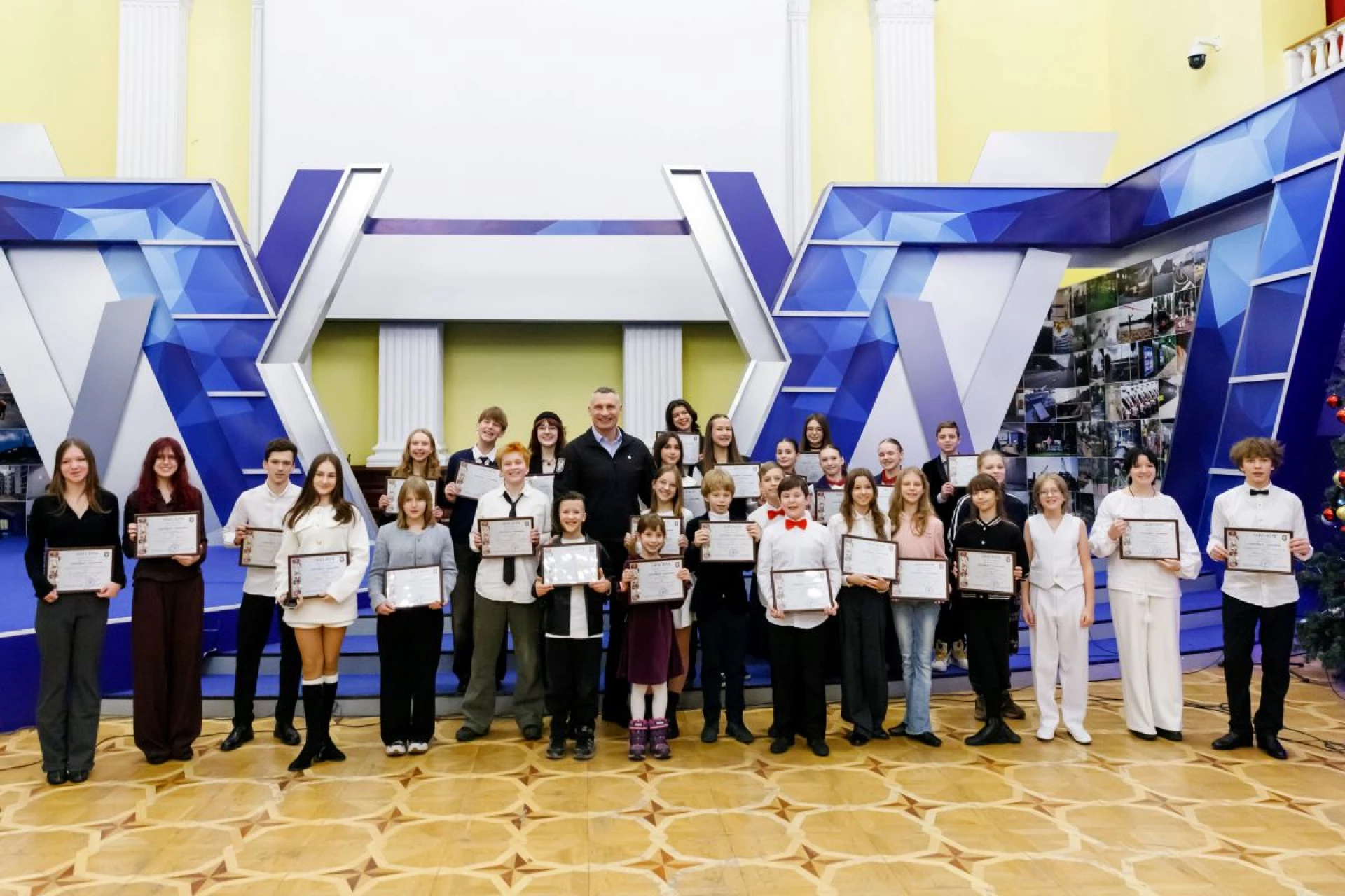 Кличко нагородив талановитих дітей – переможців міського конкурсу «Мистецькі горизонти»