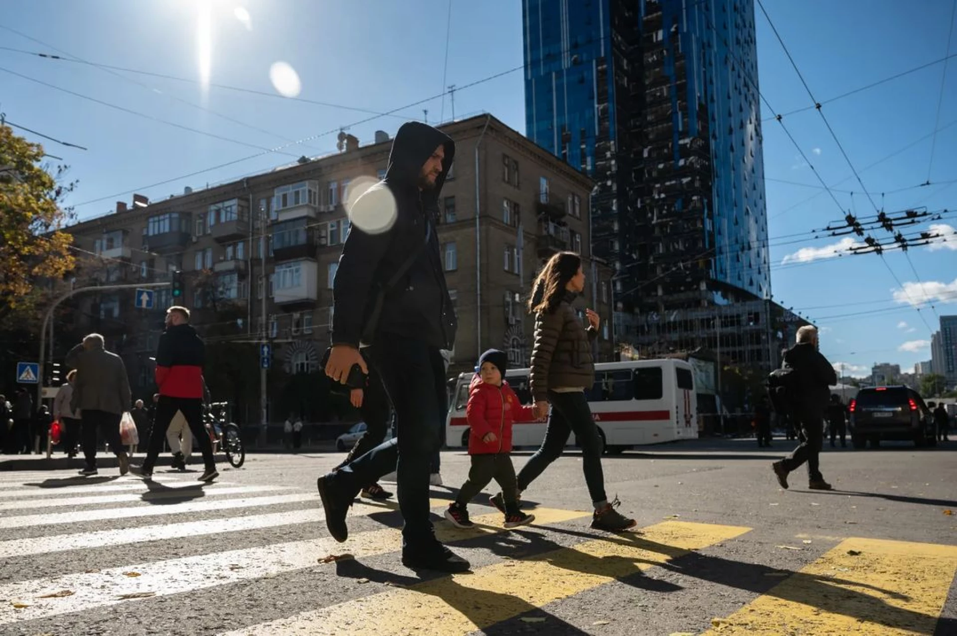 Лише 9% українців вірять у завершення війни цього року, 63% - готові терпіти