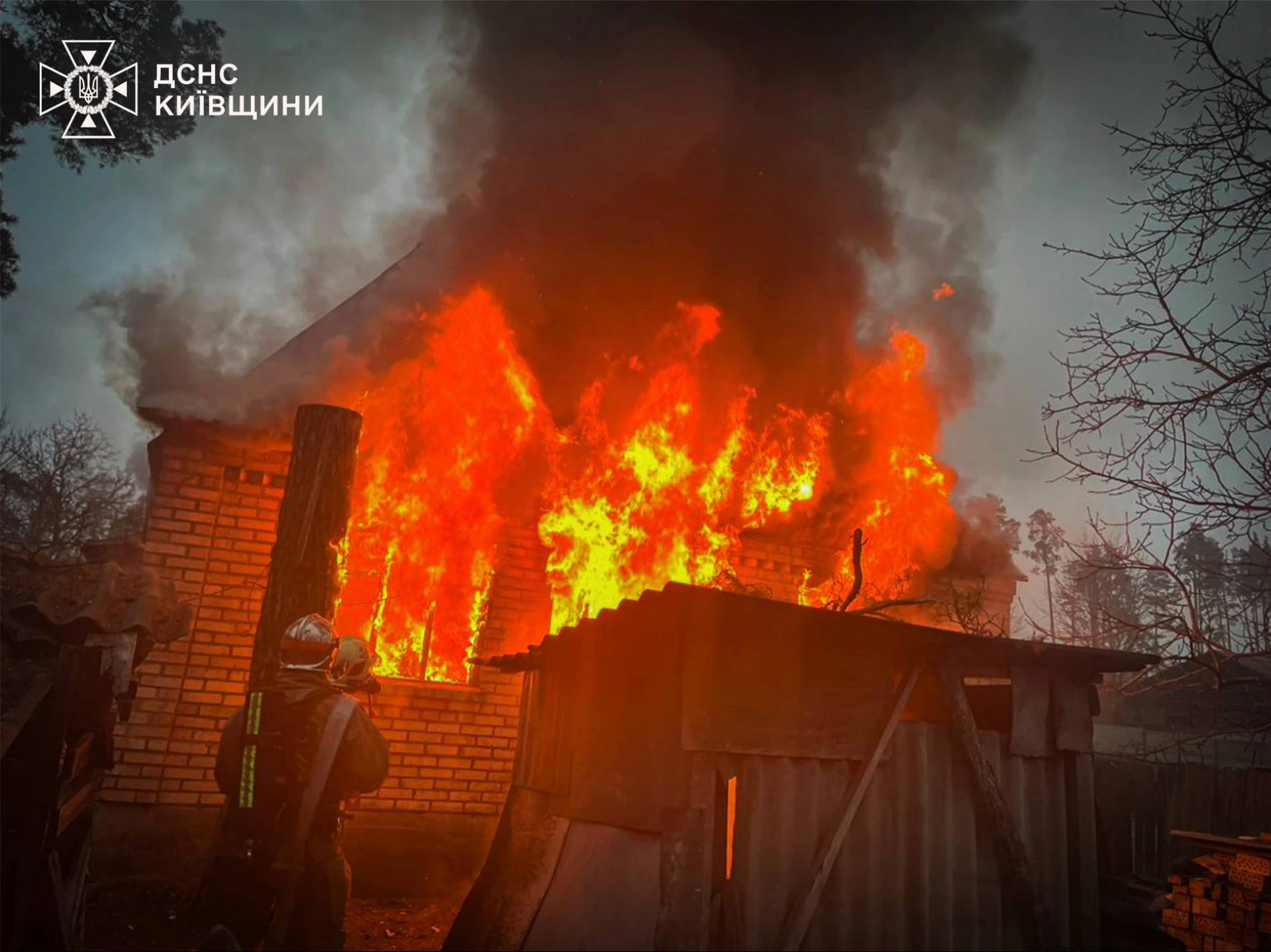 Дві смертельні пожежі на Київщині: загинули чоловік та жінка